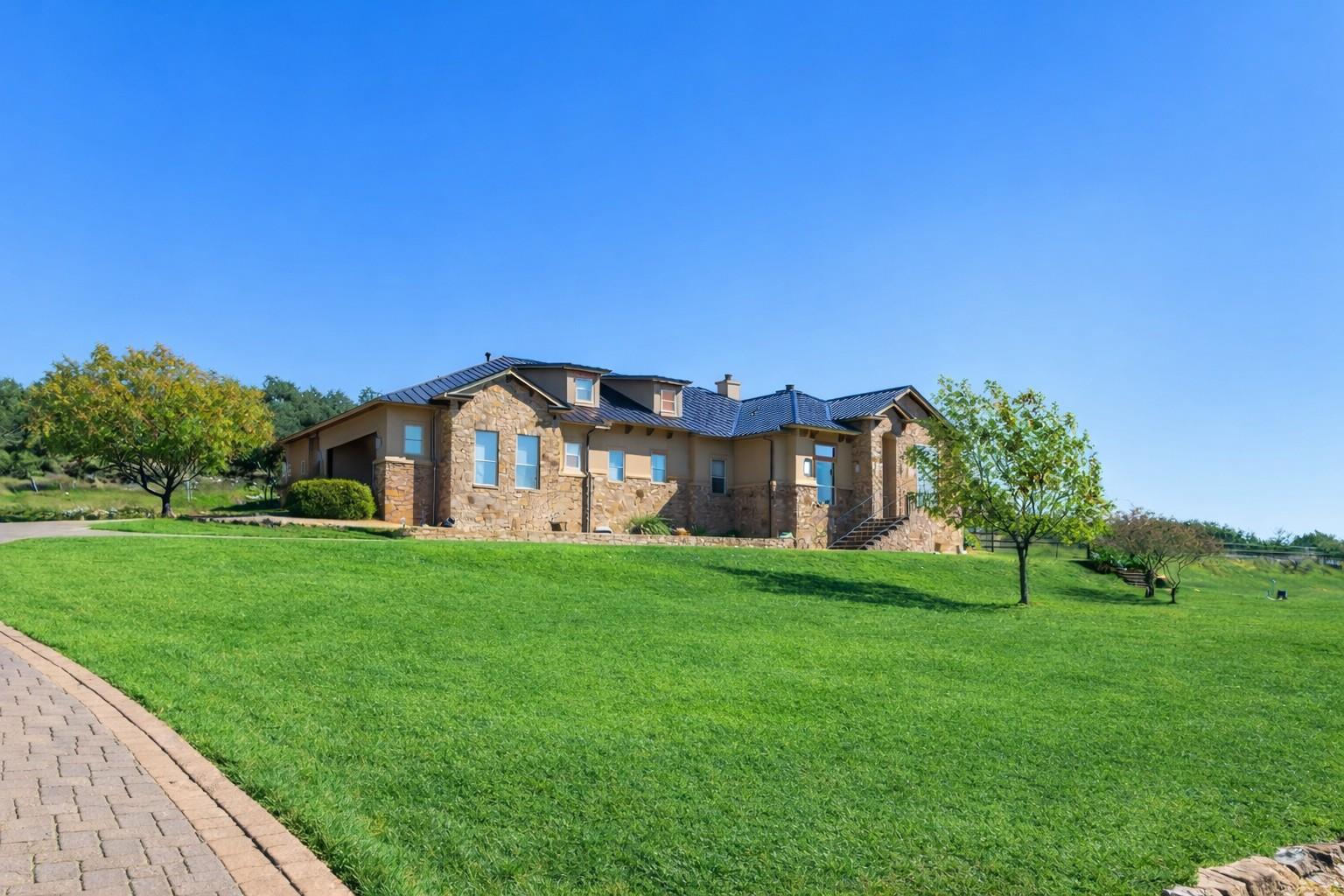 109 Ranchers Club Ln, Driftwood, TX 78619