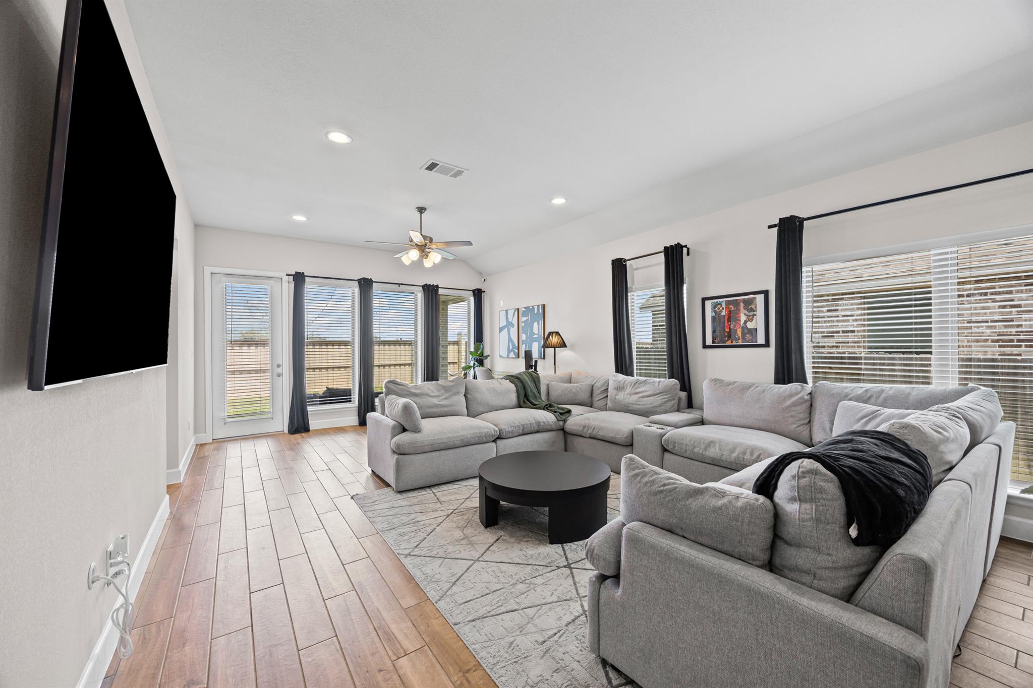 108 Chinaberry Bnd, Bastrop, TX 78602