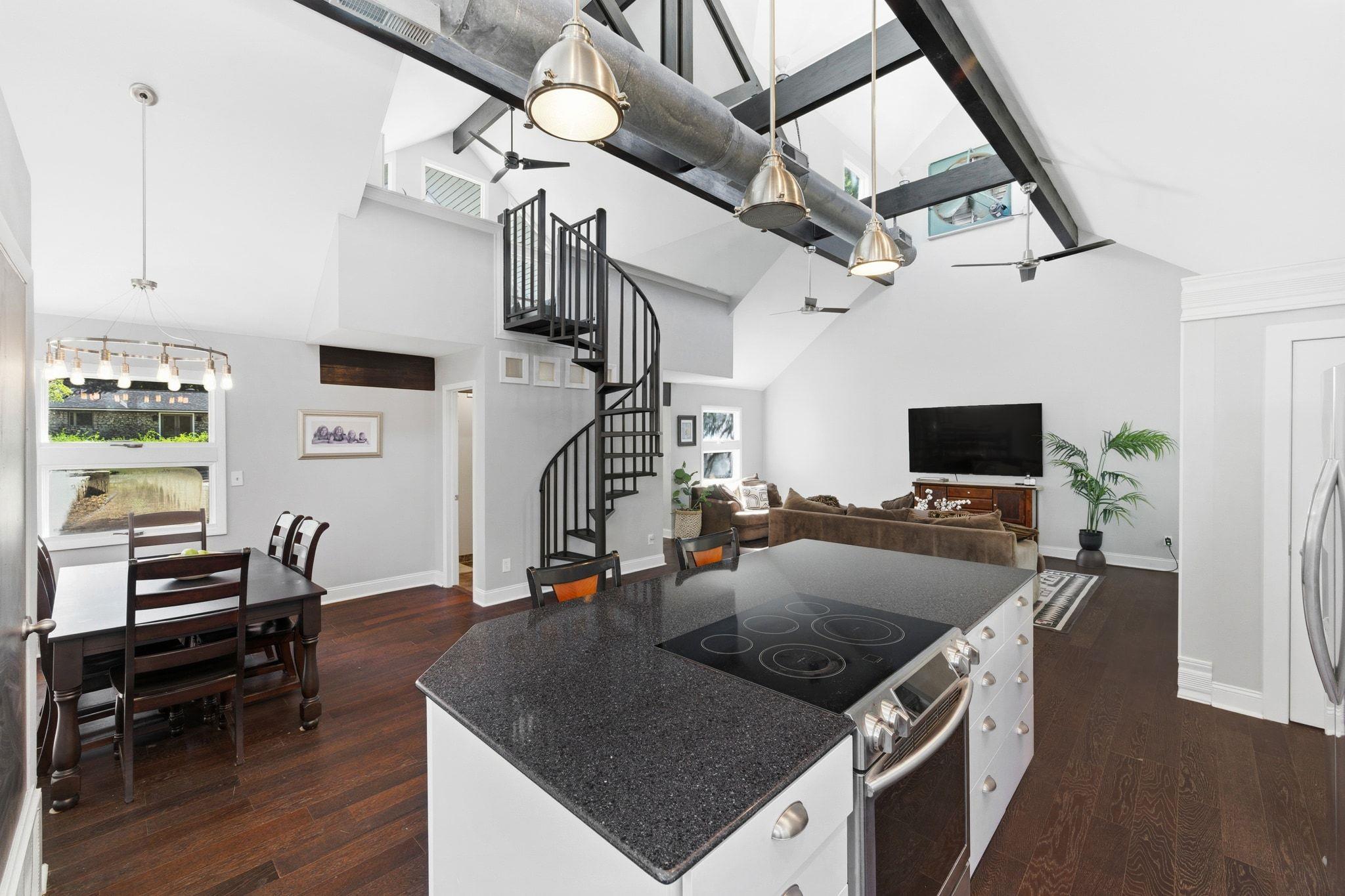 2818 Saratoga Dr, Austin, TX 78733