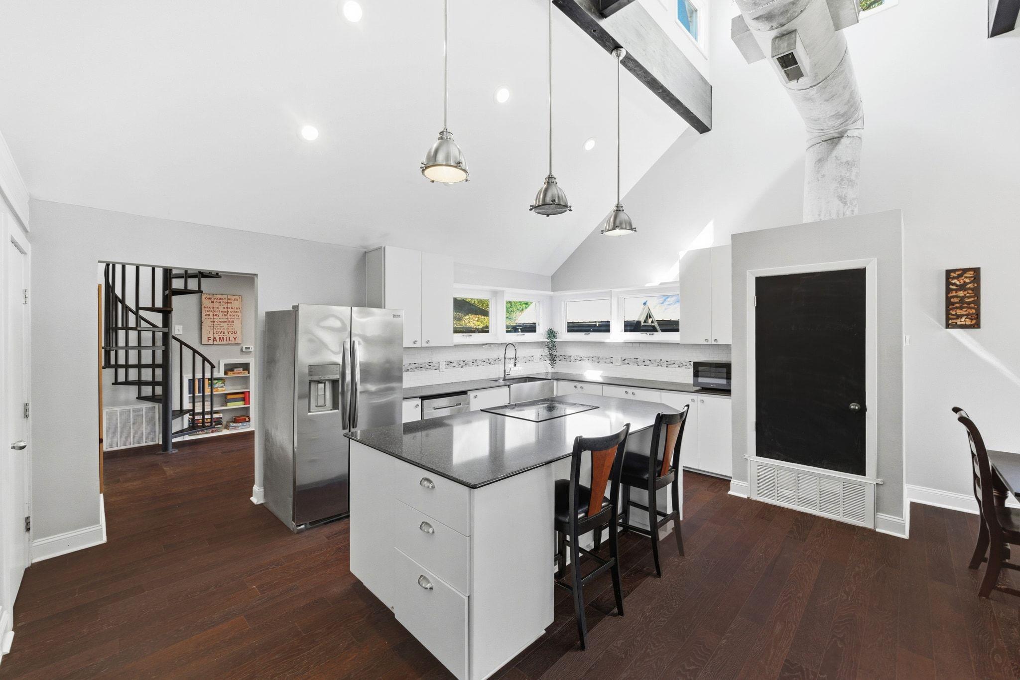 2818 Saratoga Dr, Austin, TX 78733