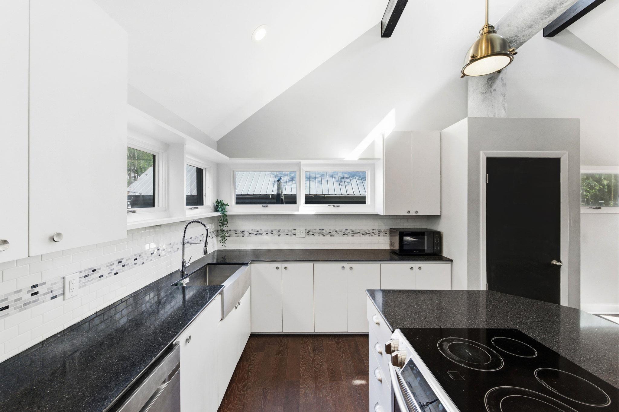 2818 Saratoga Dr, Austin, TX 78733