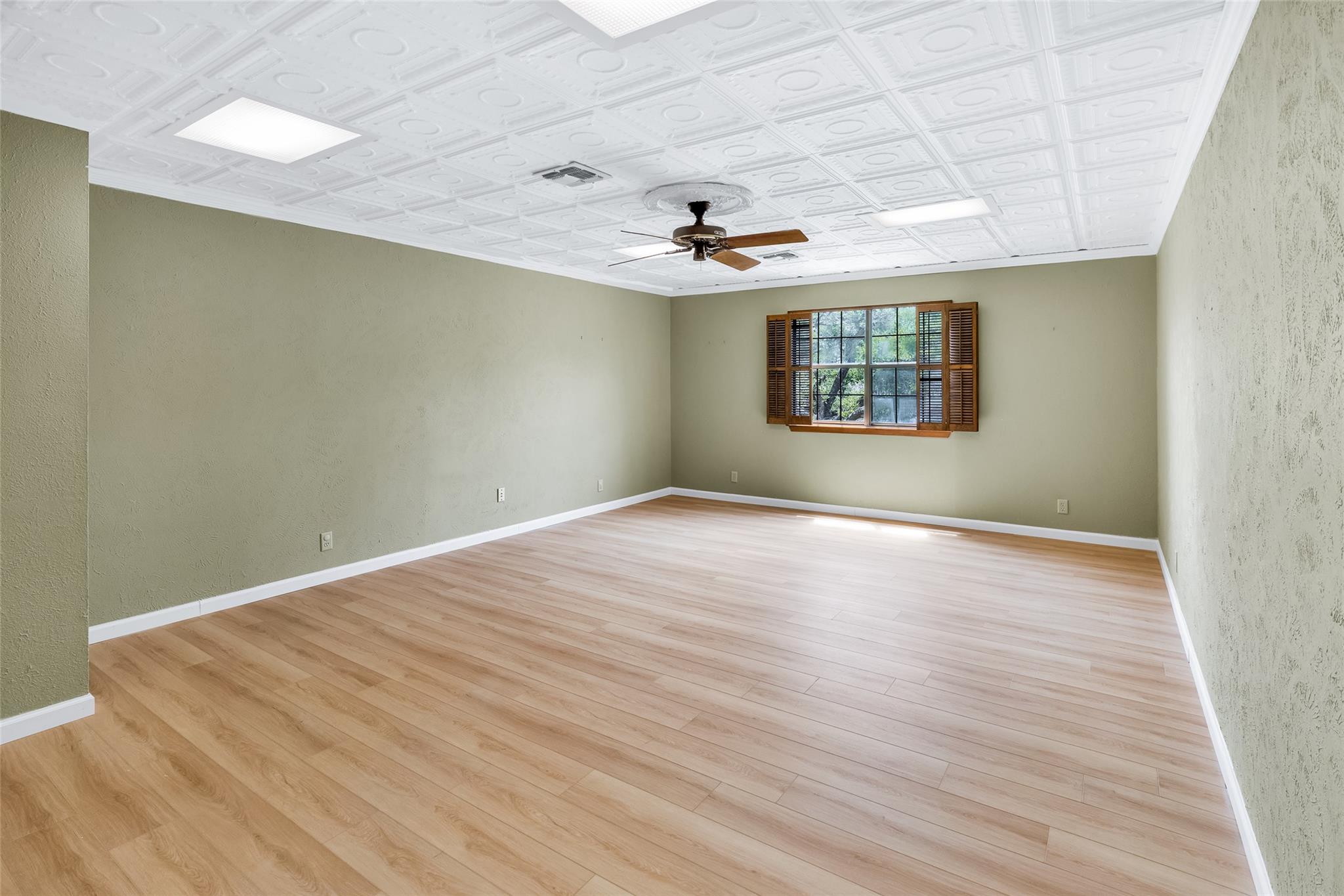 9006 BALCONES CLUB Dr, Austin, TX 78750