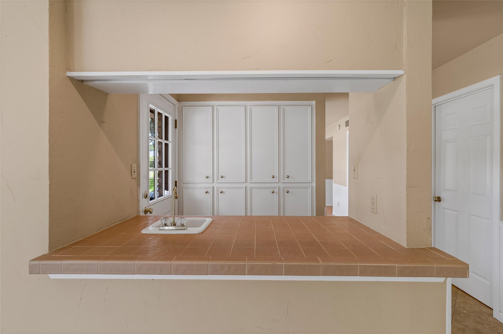 9006 BALCONES CLUB Dr, Austin, TX 78750