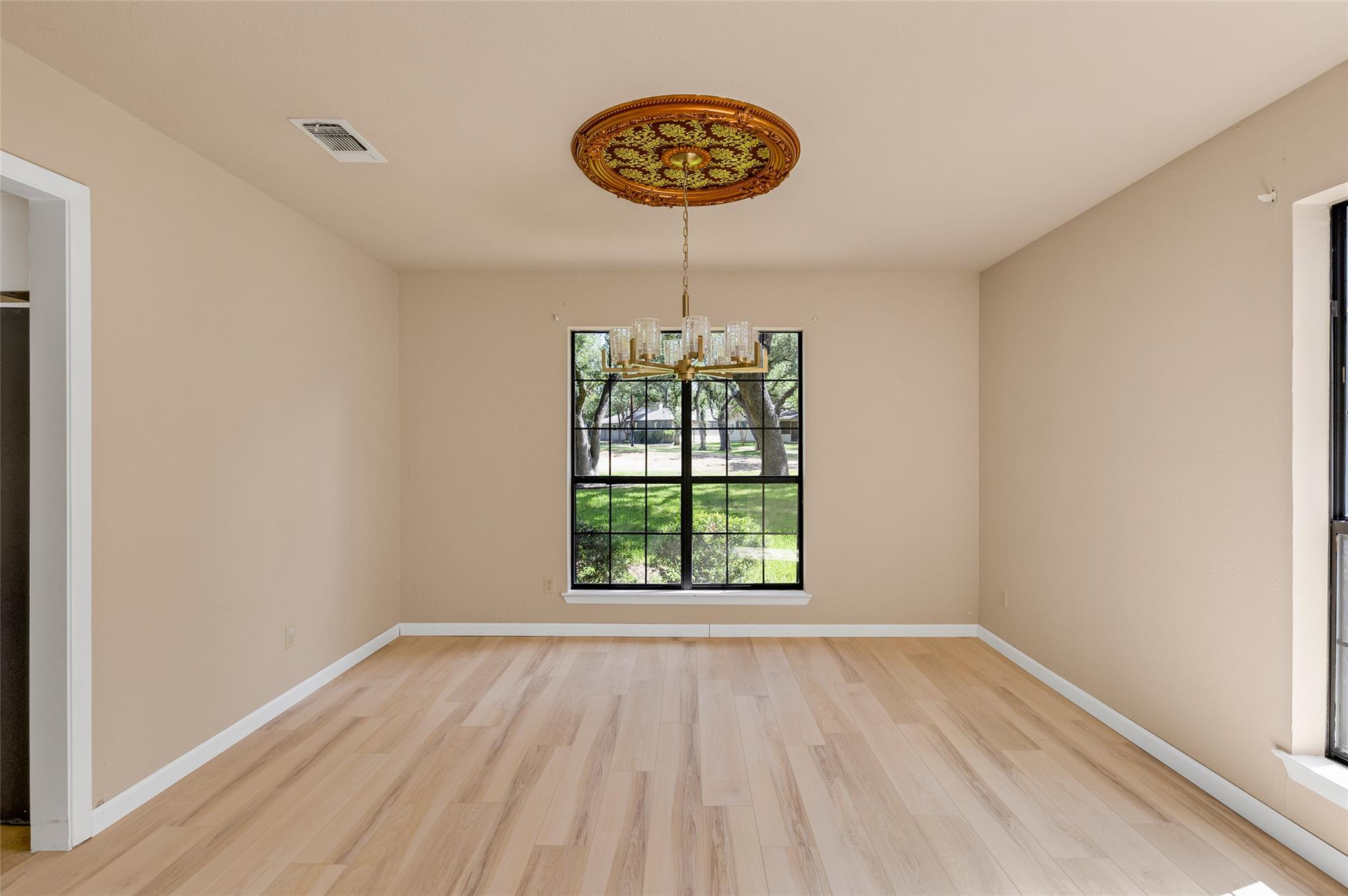 9006 BALCONES CLUB Dr, Austin, TX 78750