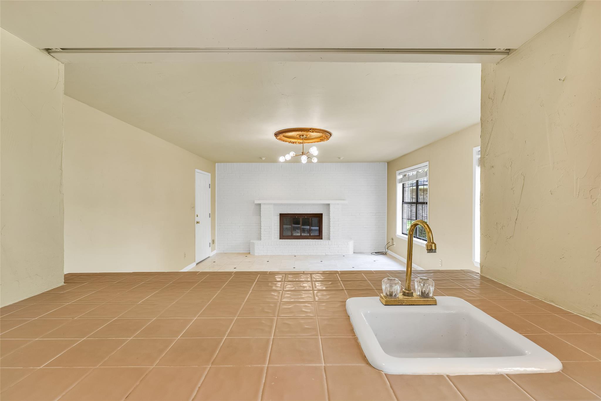 9006 BALCONES CLUB Dr, Austin, TX 78750