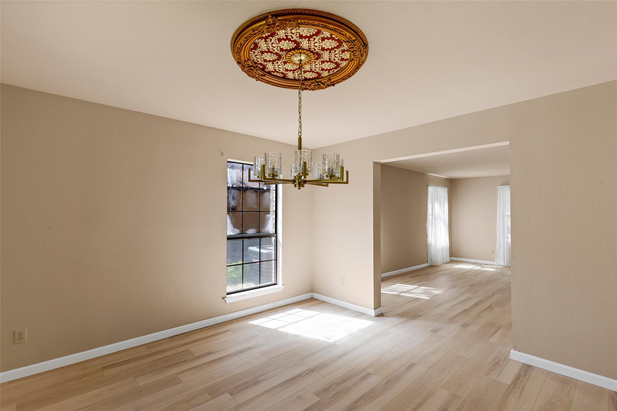 9006 BALCONES CLUB Dr, Austin, TX 78750