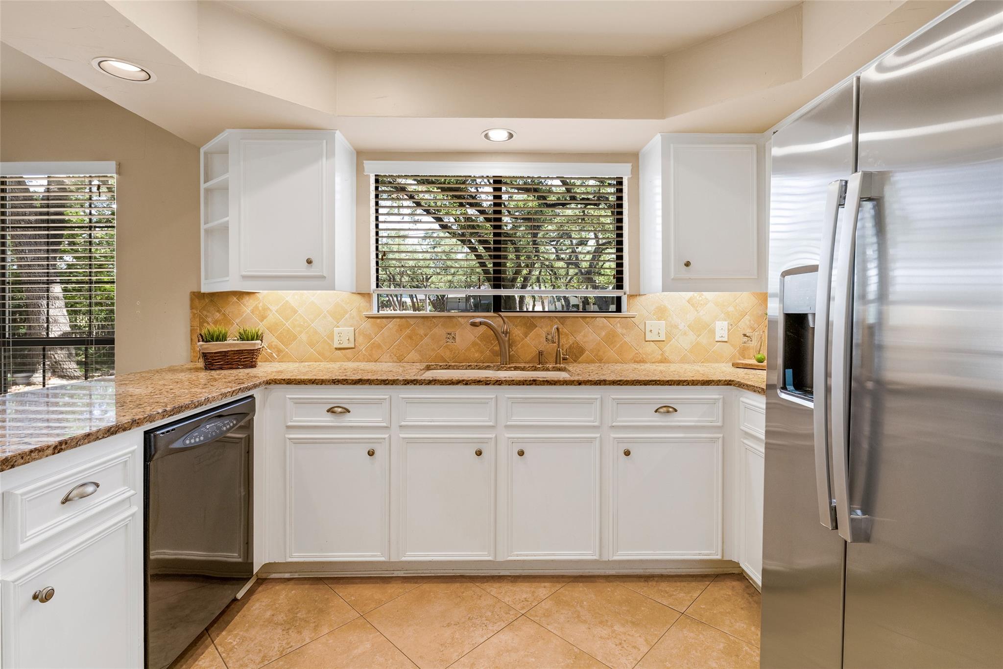 9006 BALCONES CLUB Dr, Austin, TX 78750