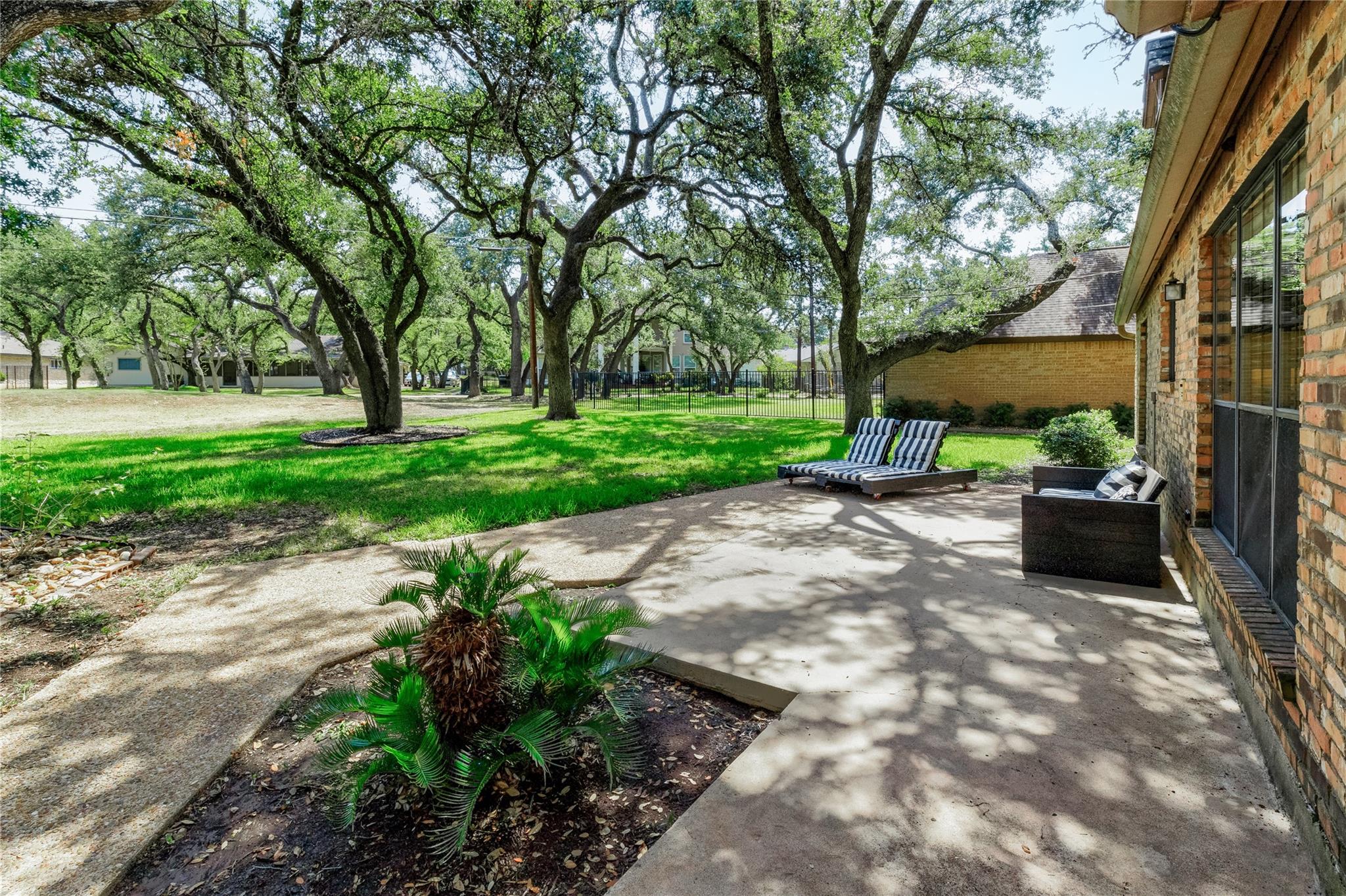 9006 BALCONES CLUB Dr, Austin, TX 78750