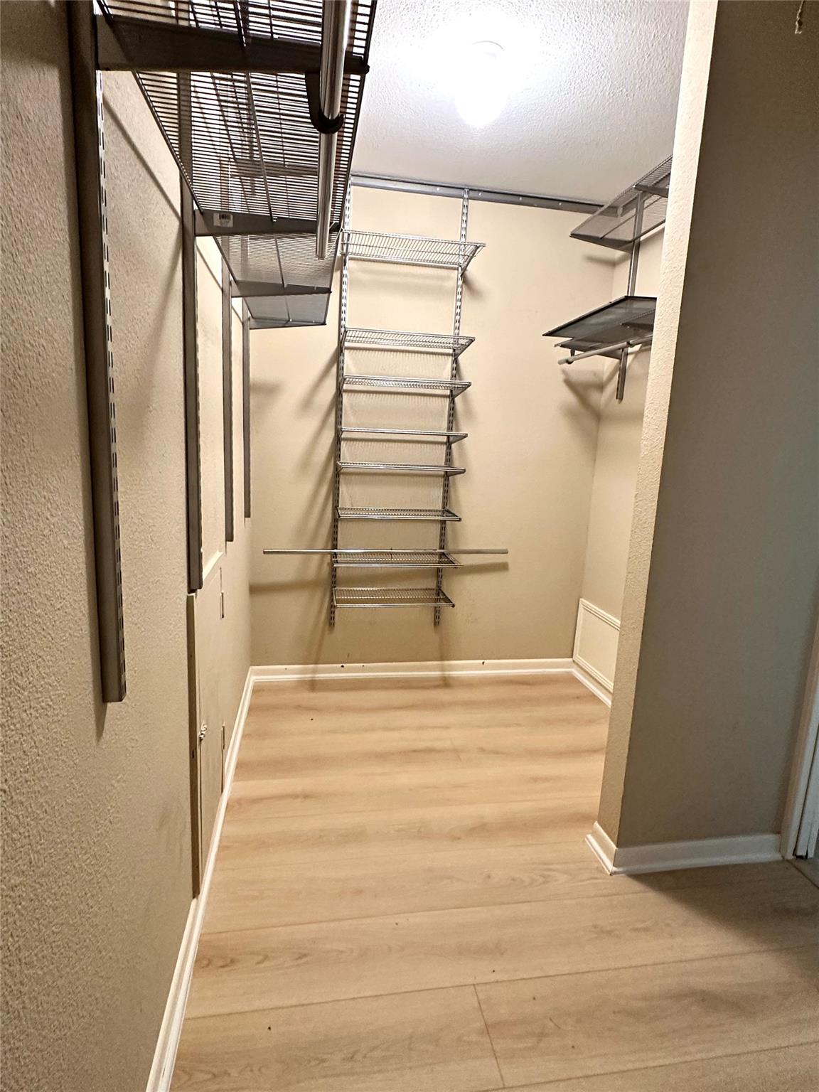 9006 BALCONES CLUB Dr, Austin, TX 78750