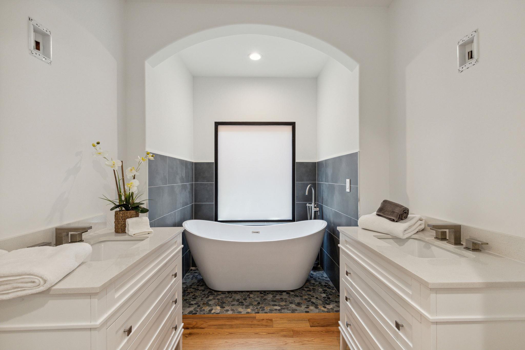 615 Brewer Rd, Southlake, TX 76092