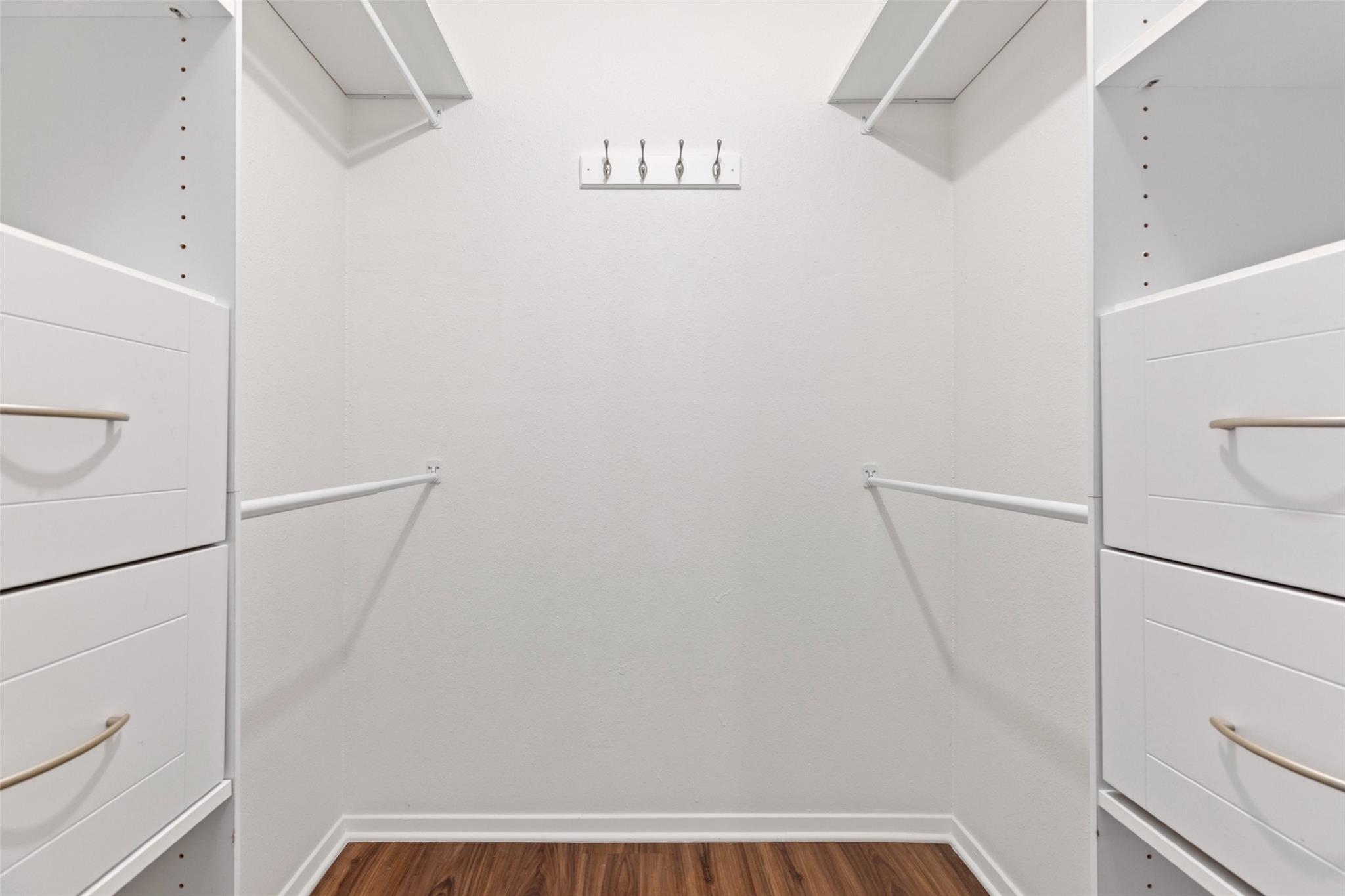 4504 Oak Creek Dr, Austin, TX 78727