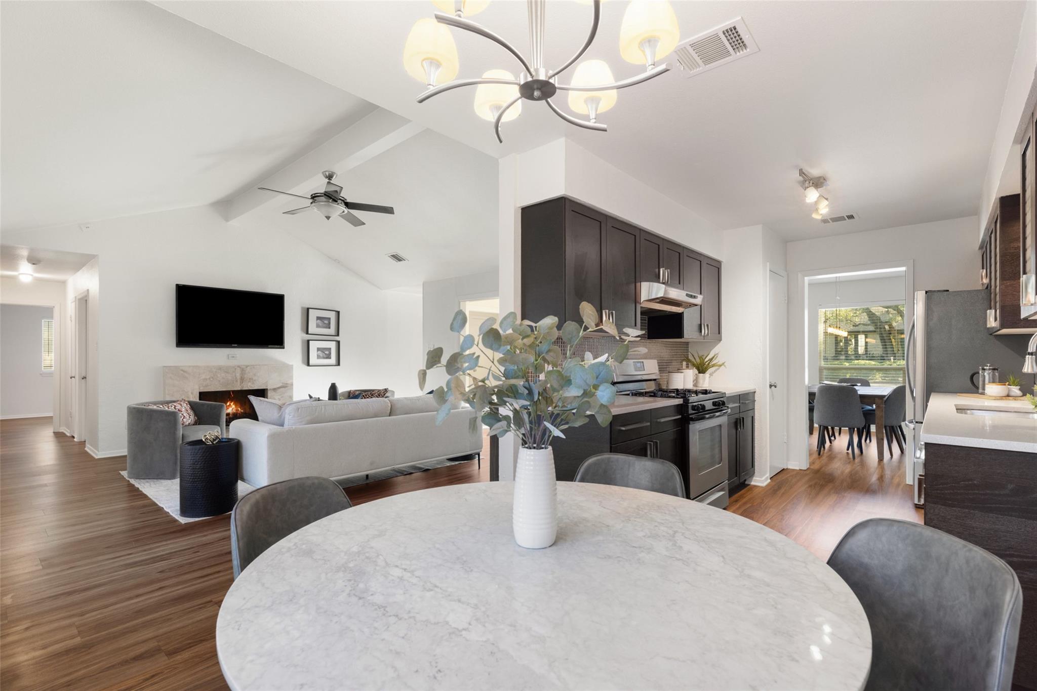 4504 Oak Creek Dr, Austin, TX 78727