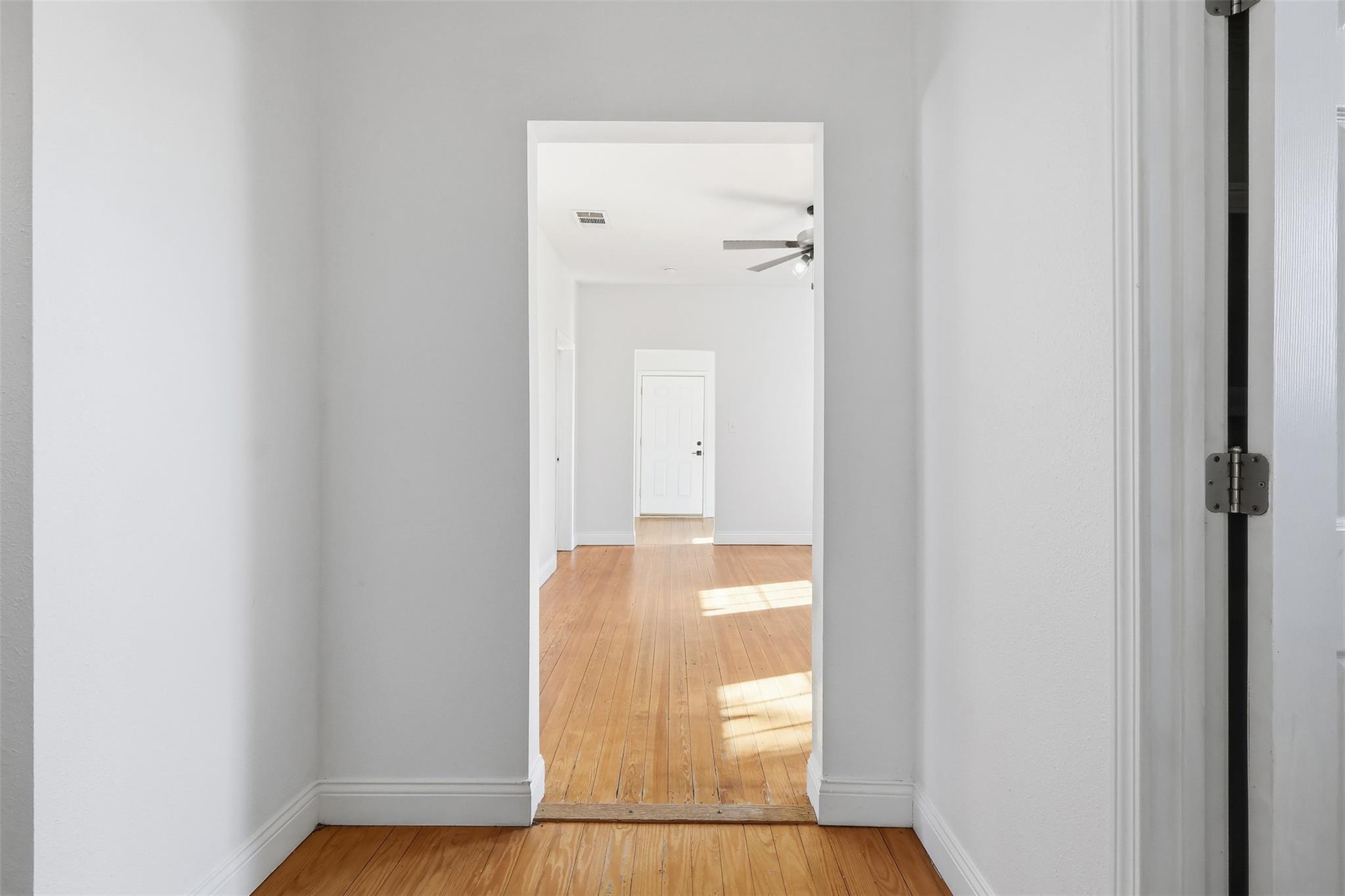 1215 Porter St, Taylor, TX 76574