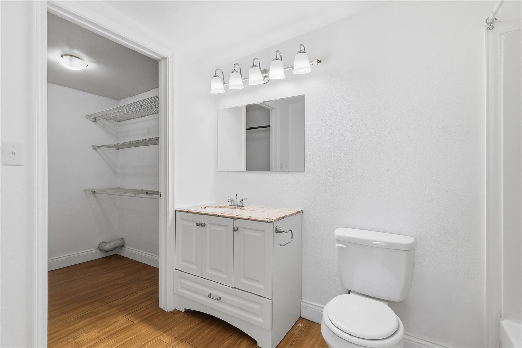 1215 Porter St, Taylor, TX 76574