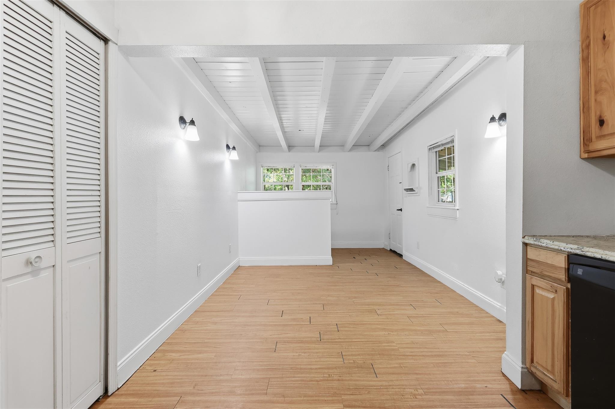 1215 Porter St, Taylor, TX 76574