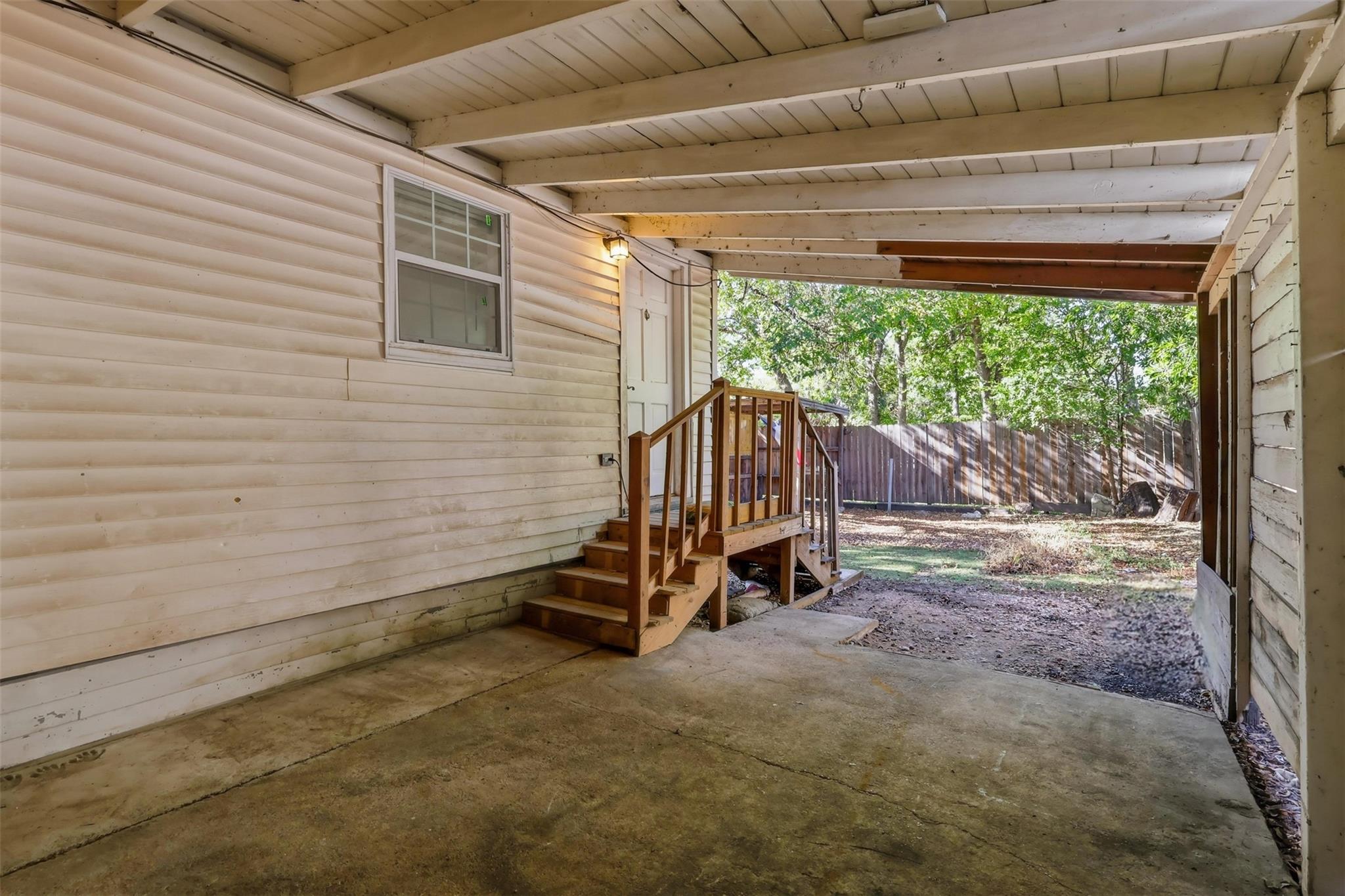 1215 Porter St, Taylor, TX 76574