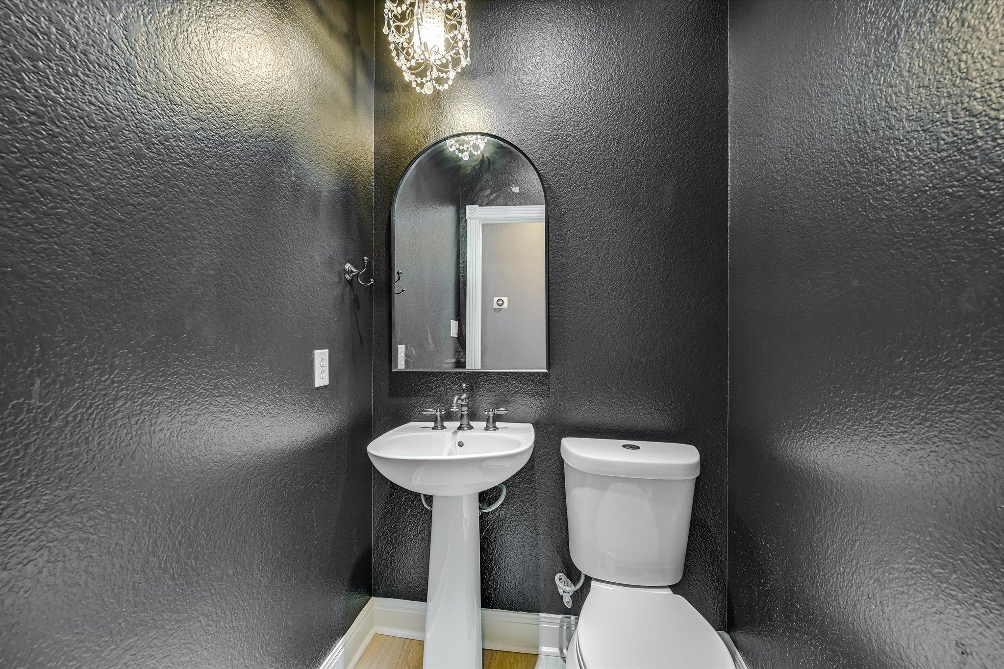 3604 Travis Country Cir, Austin, TX 78735