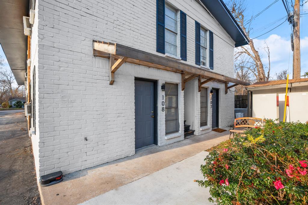 5300 Guadalupe St # 108, Austin, TX 78751