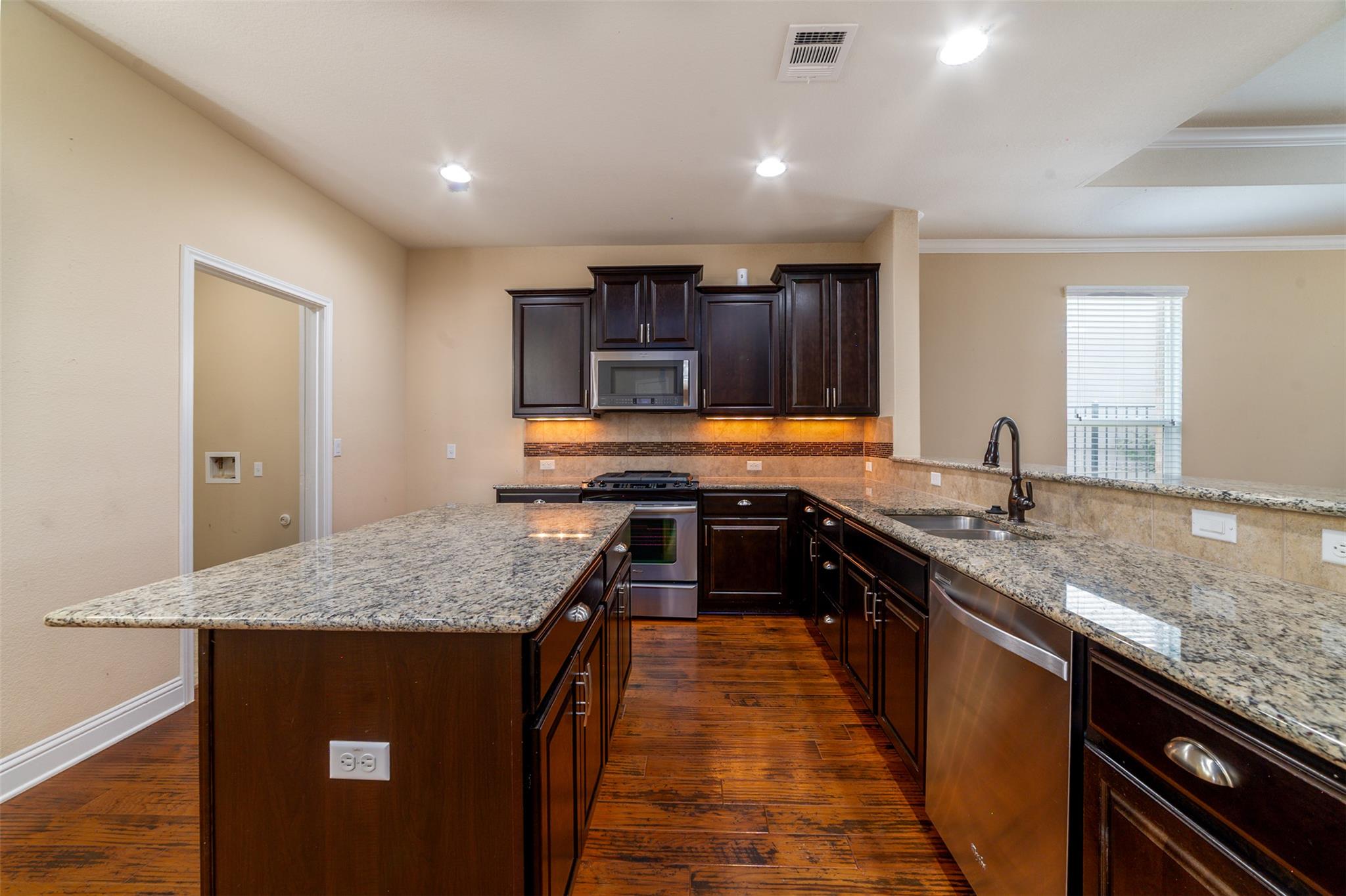 902 Dome Peak Ln, Georgetown, TX 78633