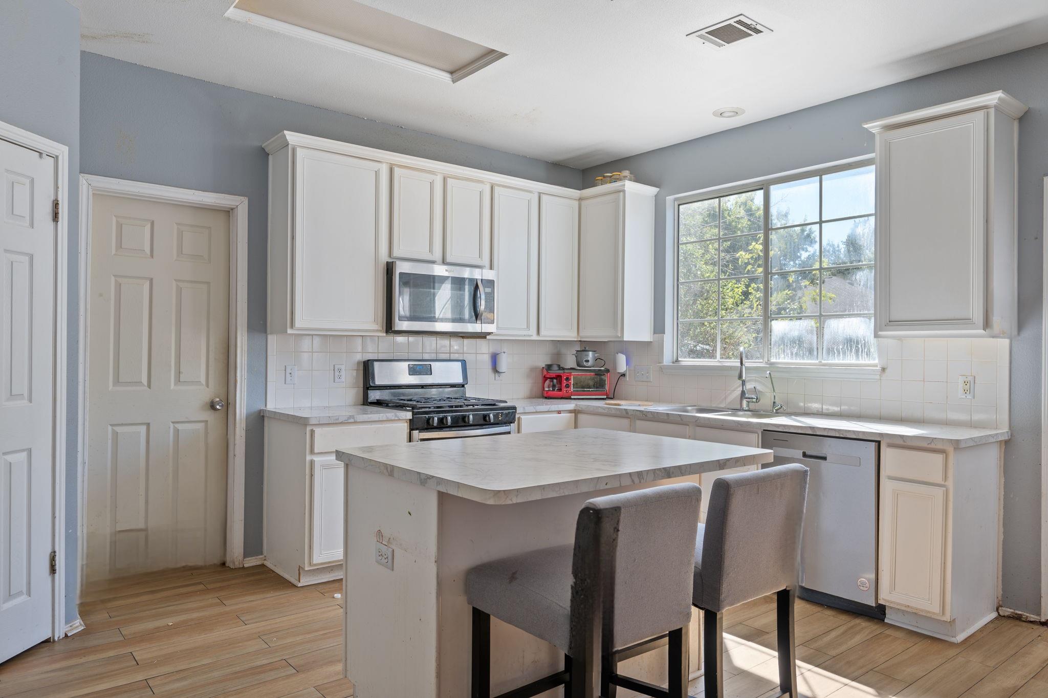 1517 Natural Bridge Ln, Pflugerville, TX 78660