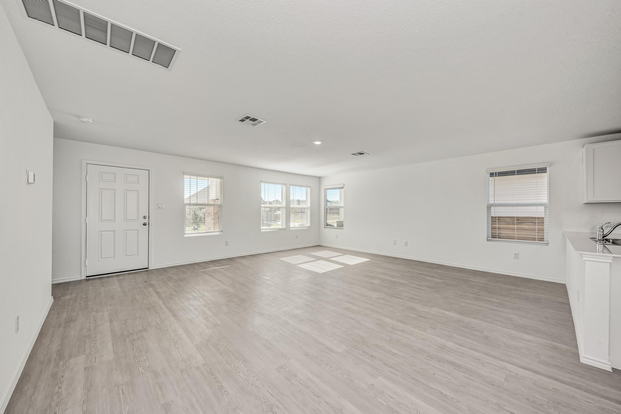 367 Keefer, Kyle, TX 78640