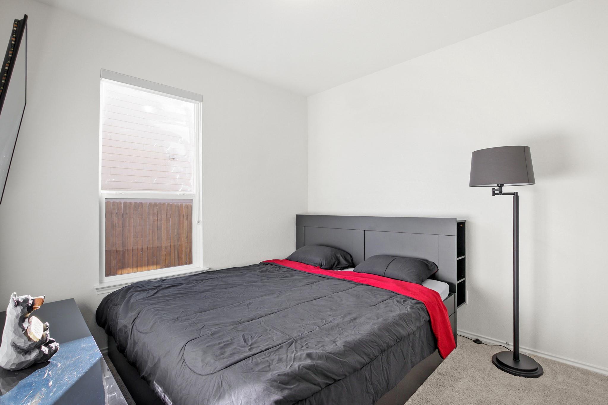 102 Whitney Dr, Elgin, TX 78621