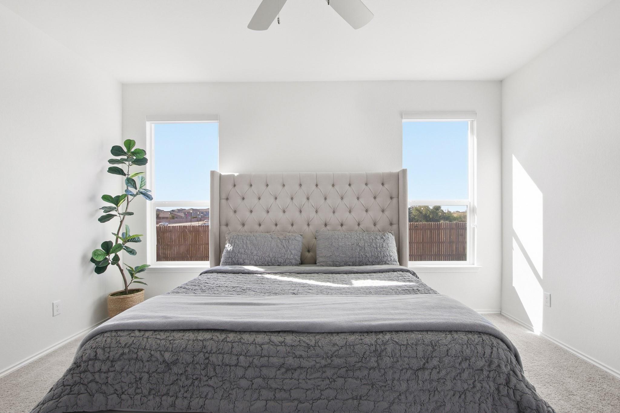 102 Whitney Dr, Elgin, TX 78621