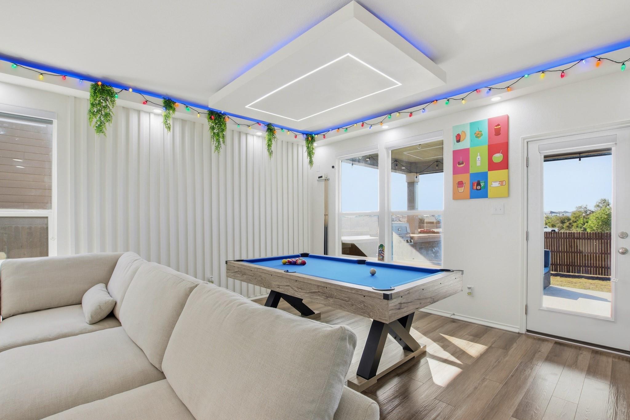 102 Whitney Dr, Elgin, TX 78621