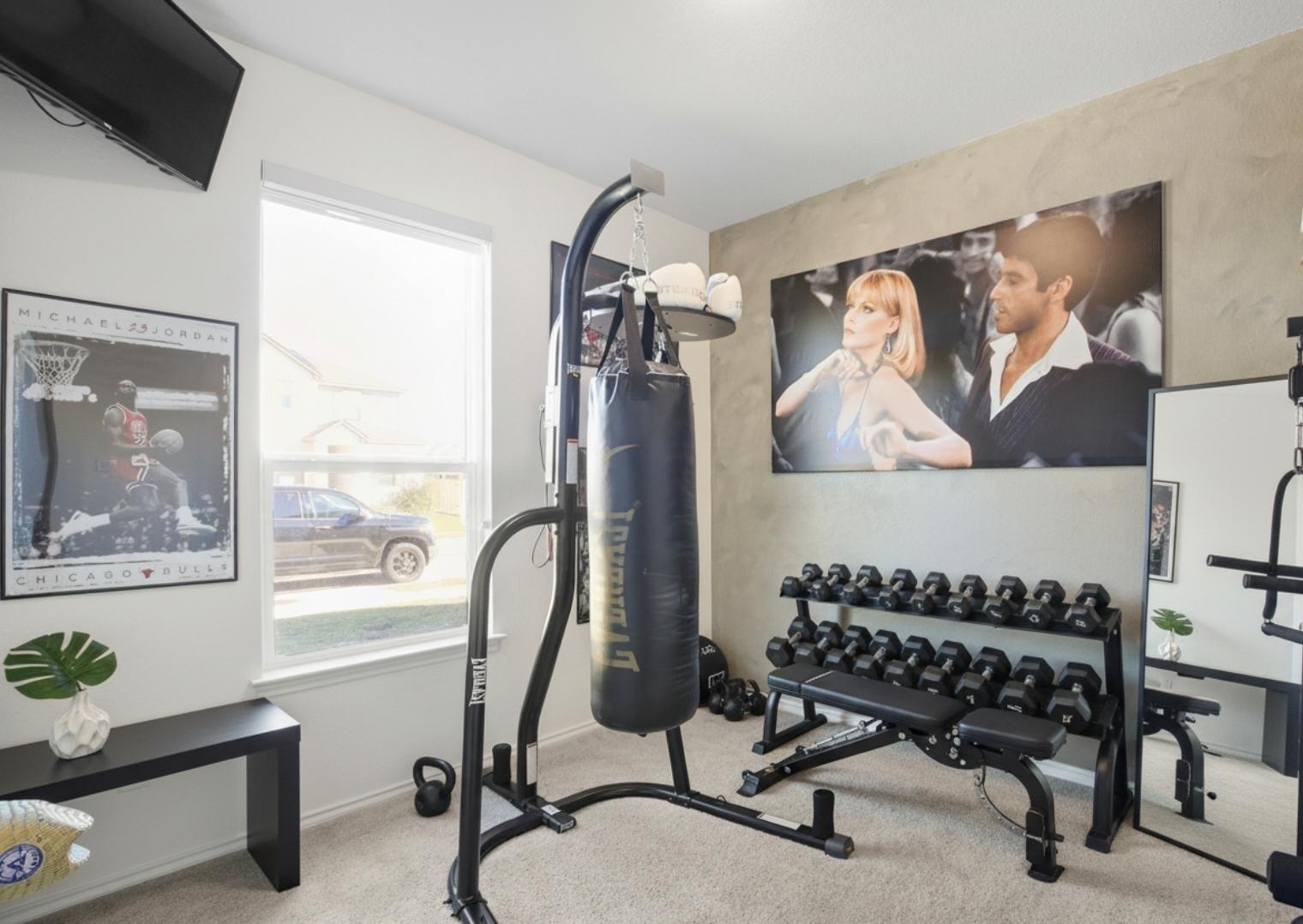 102 Whitney Dr, Elgin, TX 78621