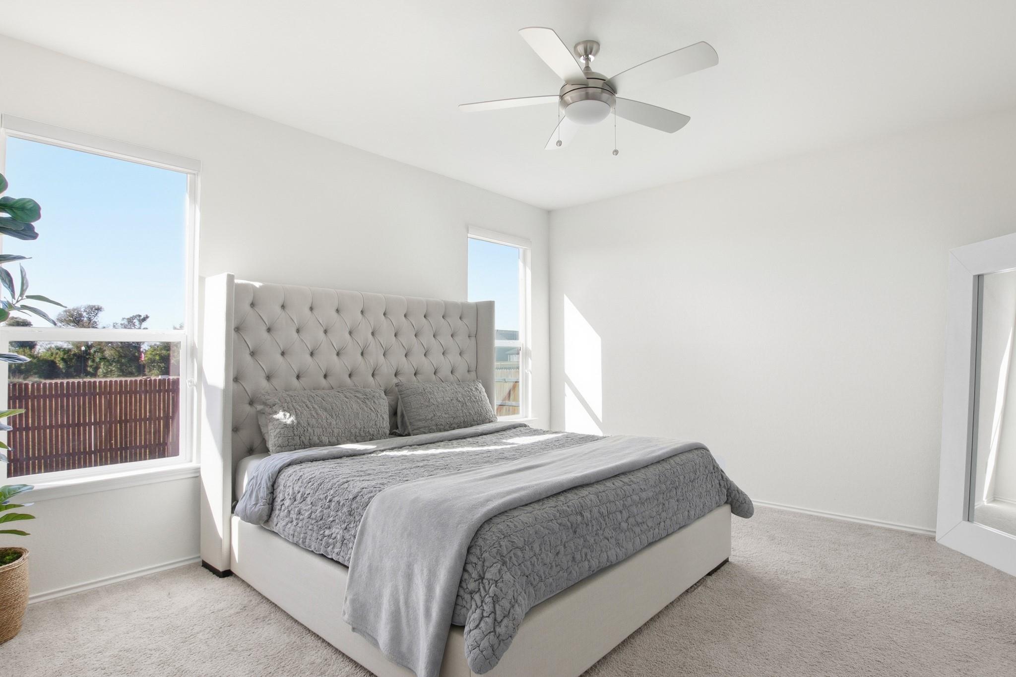 102 Whitney Dr, Elgin, TX 78621