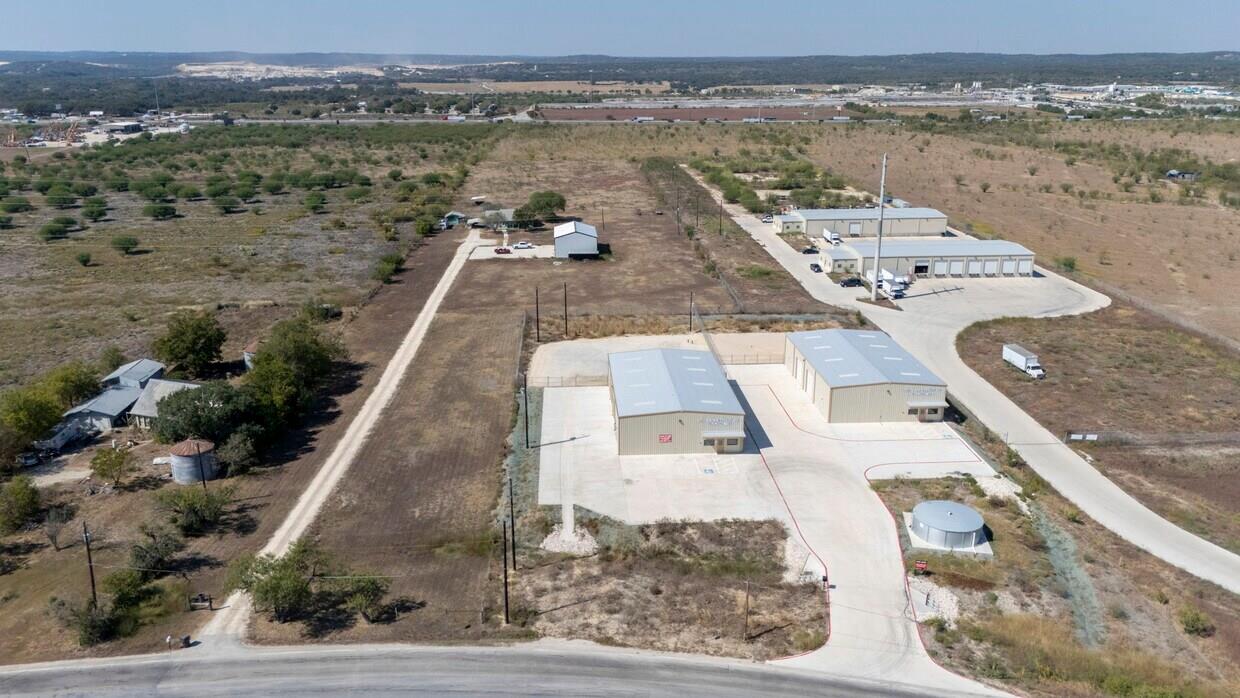 6802 S Old Bastrop Highway, San Marcos, TX 78666