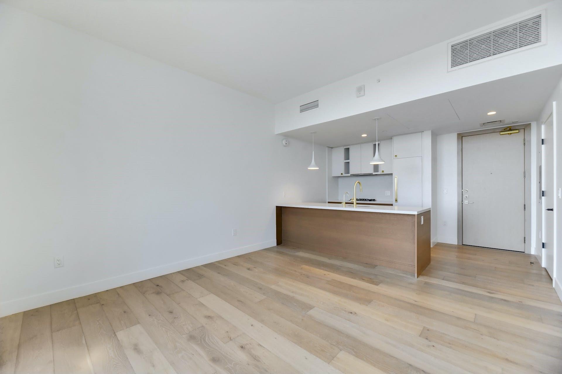 70 Rainey St # 1205, Austin, TX 78701