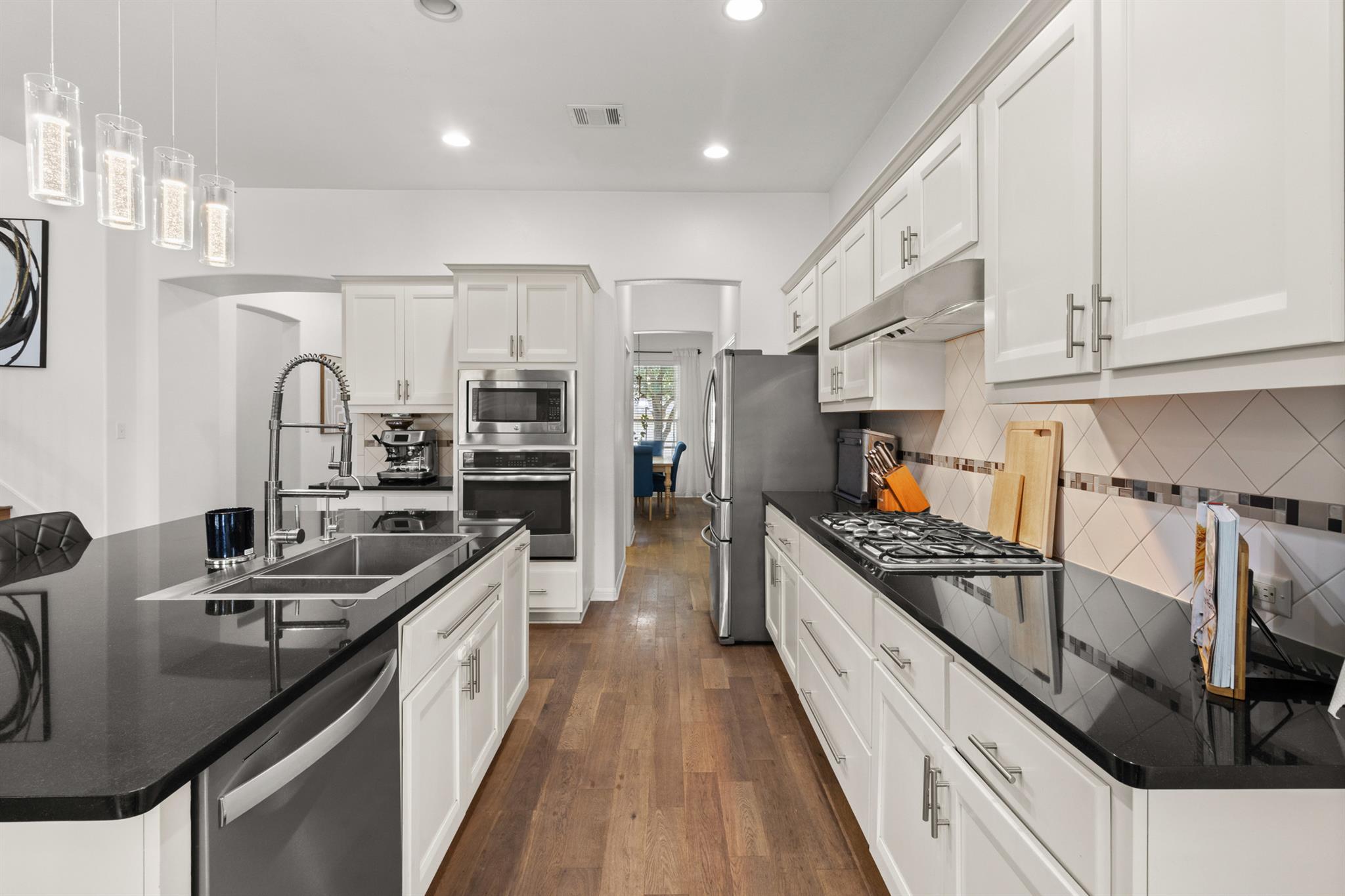 2216 Lookout Knoll Dr, Leander, TX 78641