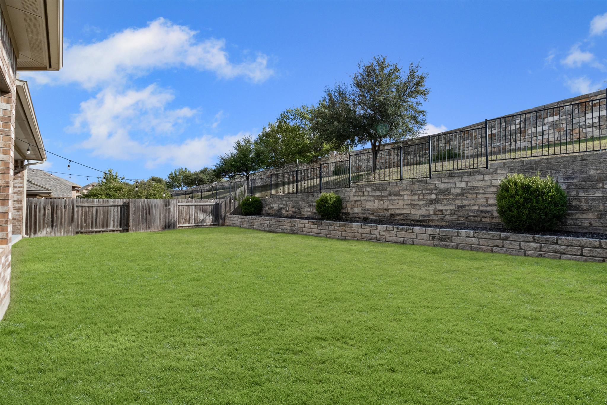 2216 Lookout Knoll Dr, Leander, TX 78641