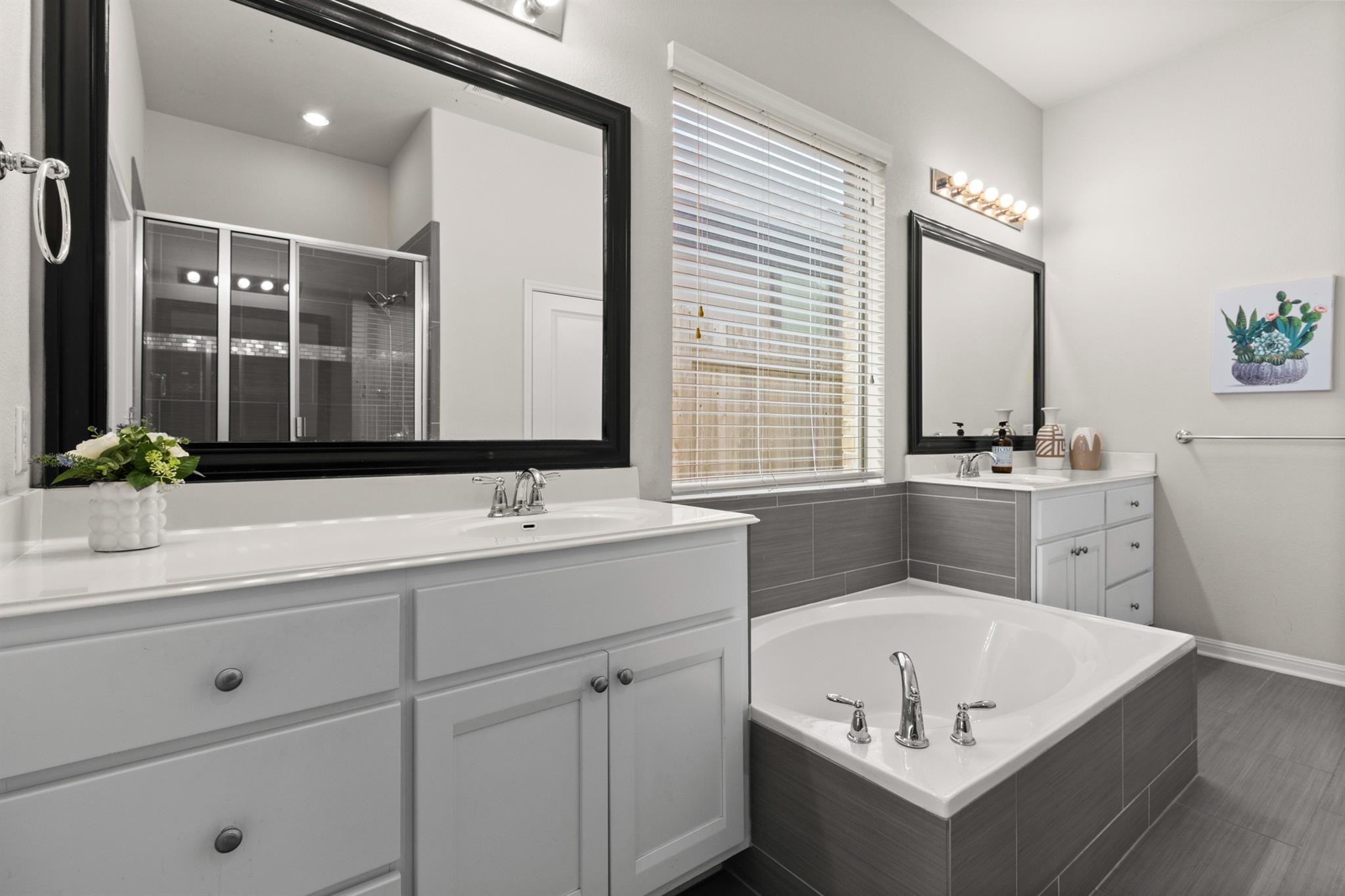 2216 Lookout Knoll Dr, Leander, TX 78641