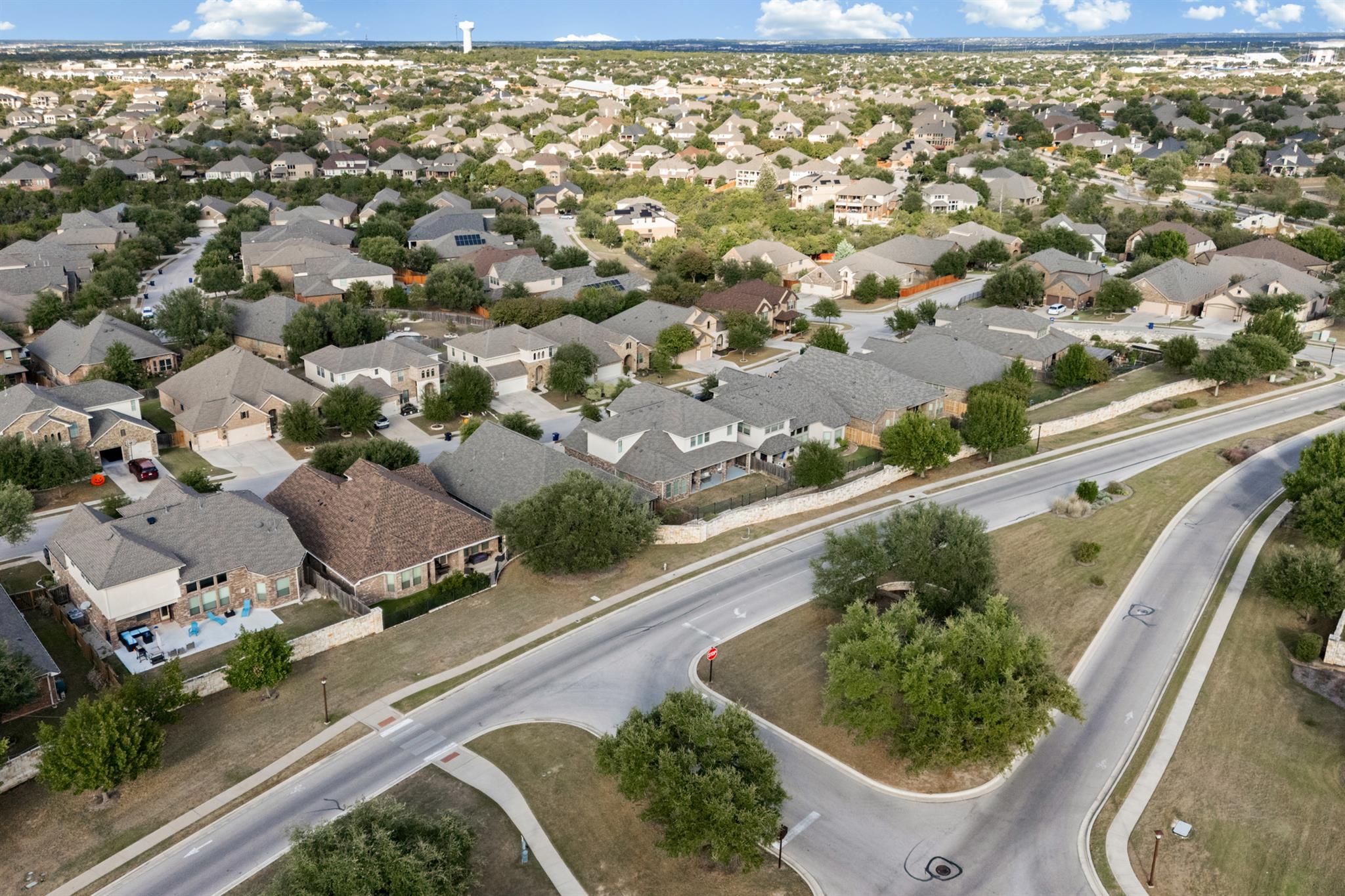 2216 Lookout Knoll Dr, Leander, TX 78641