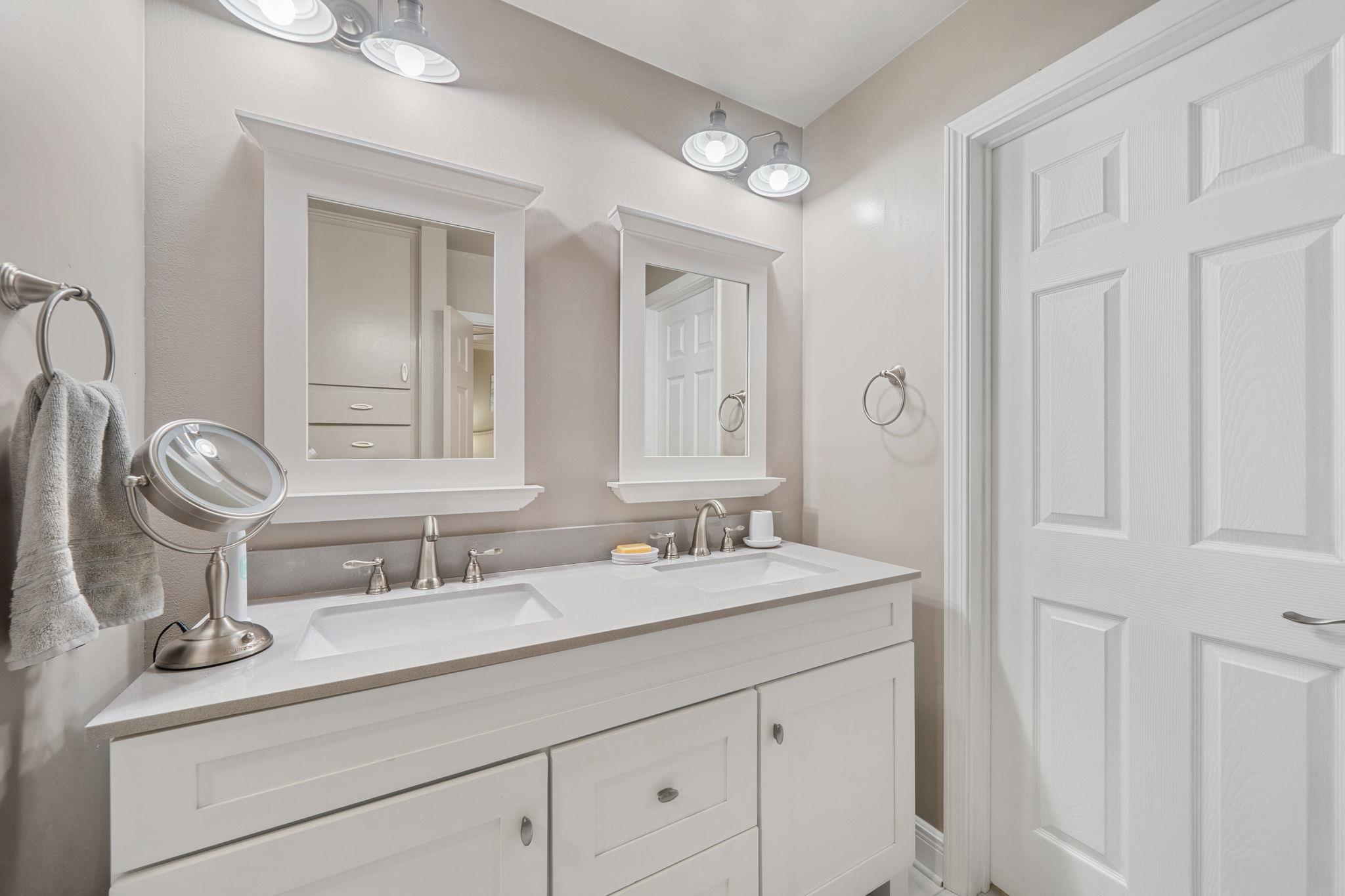 1707 Spyglass Dr # 110, Austin, TX 78746