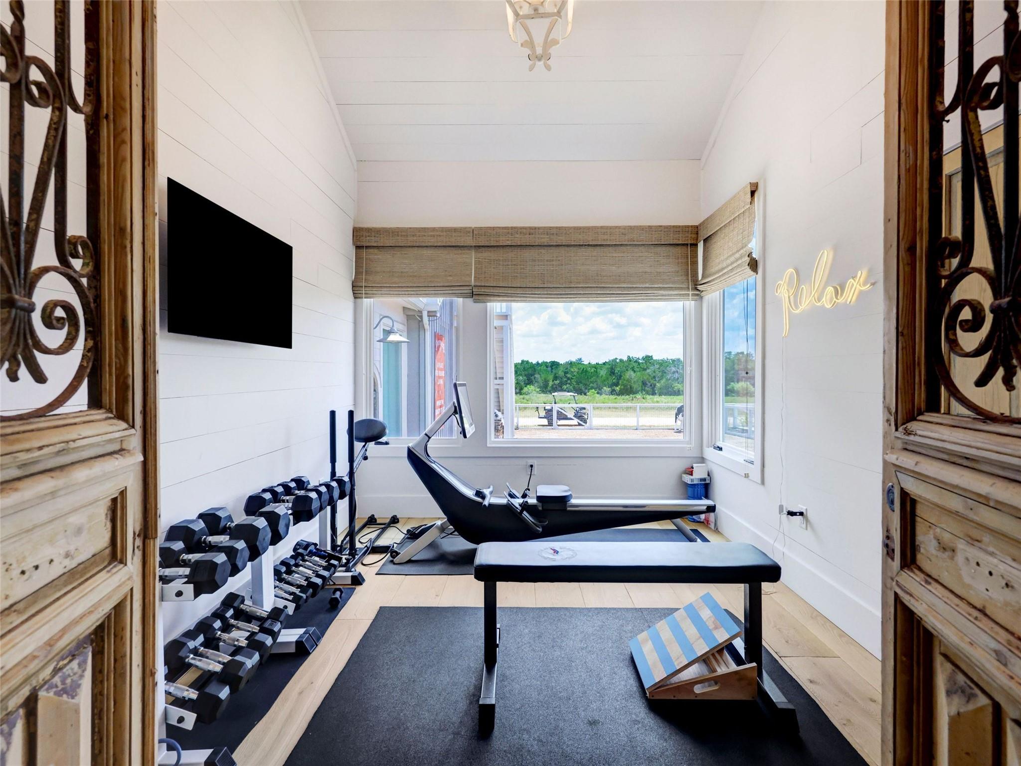 314 Big Sky Ranch Rd, Smithville, TX 78957