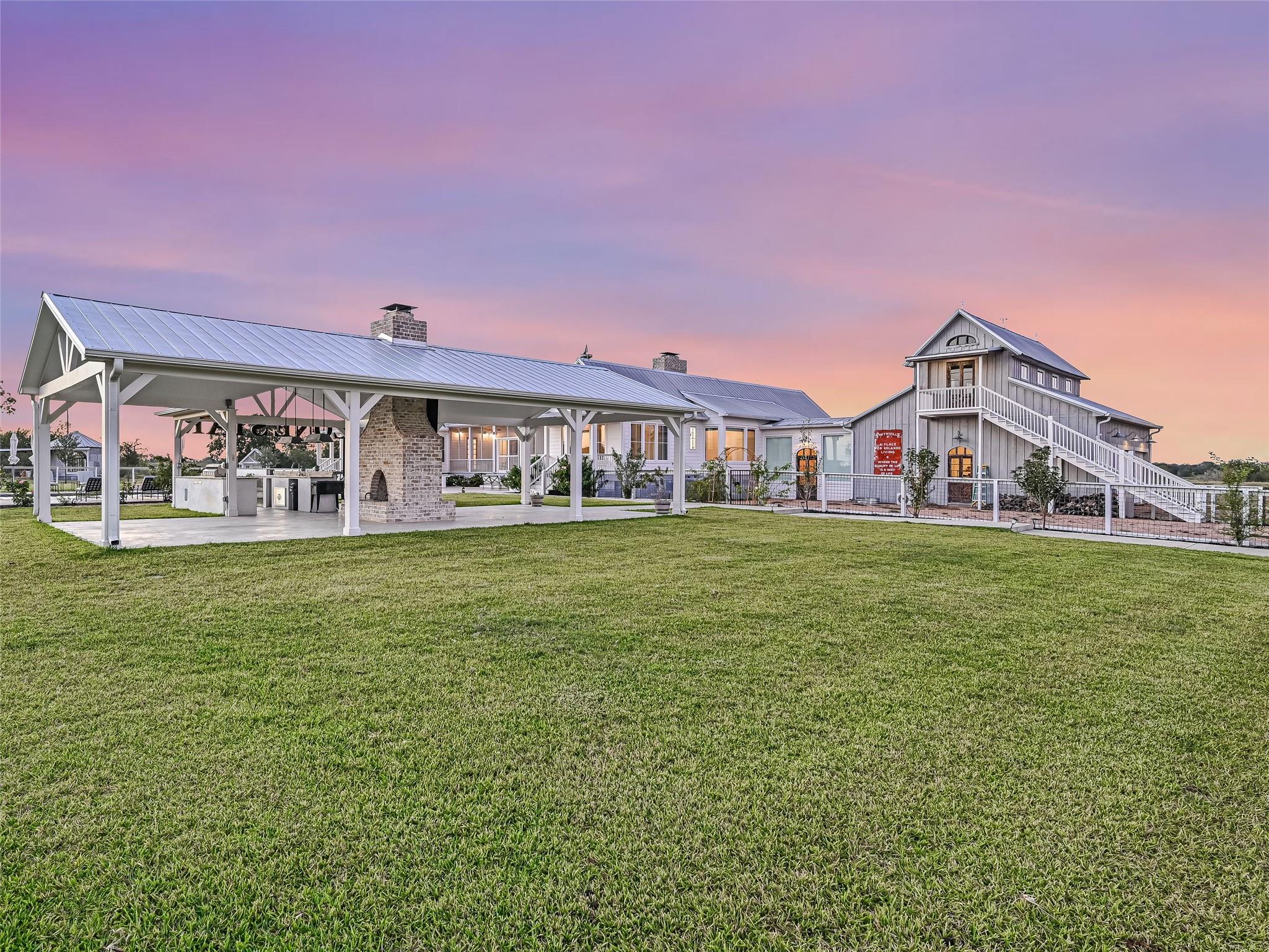 314 Big Sky Ranch Rd, Smithville, TX 78957
