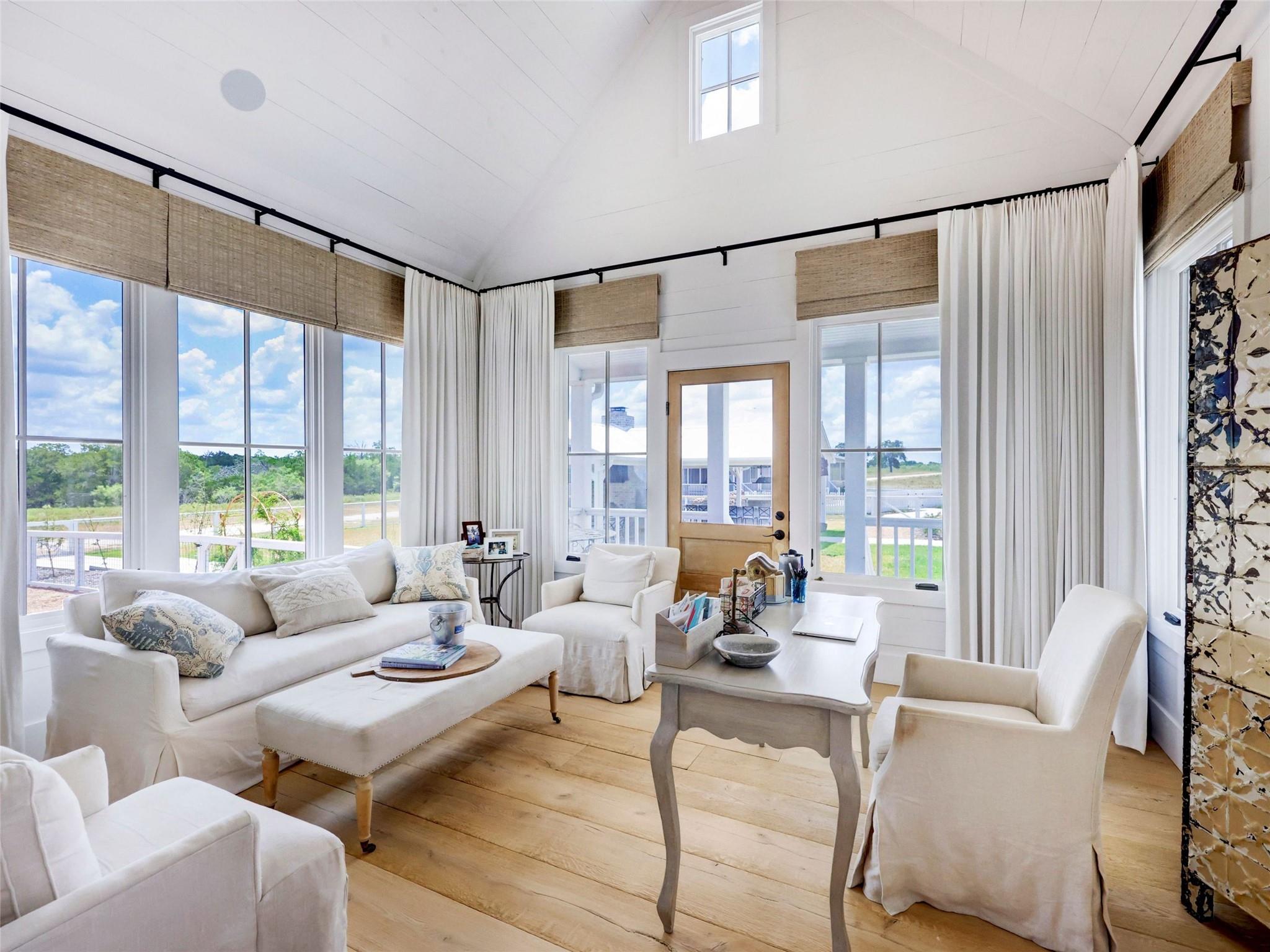 314 Big Sky Ranch Rd, Smithville, TX 78957