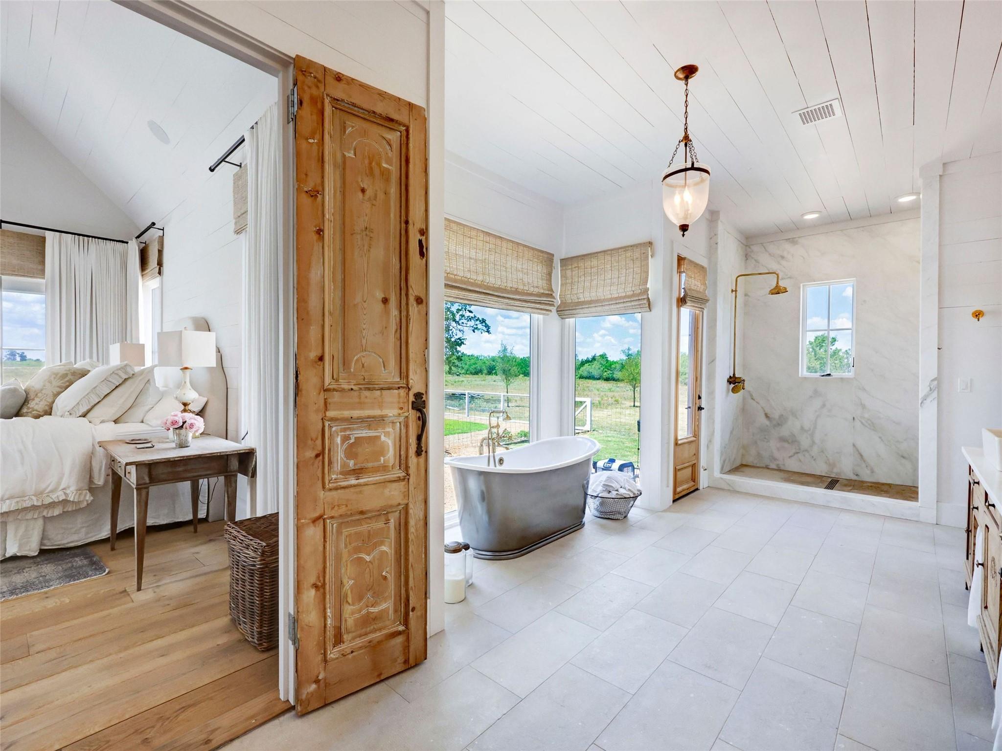 314 Big Sky Ranch Rd, Smithville, TX 78957