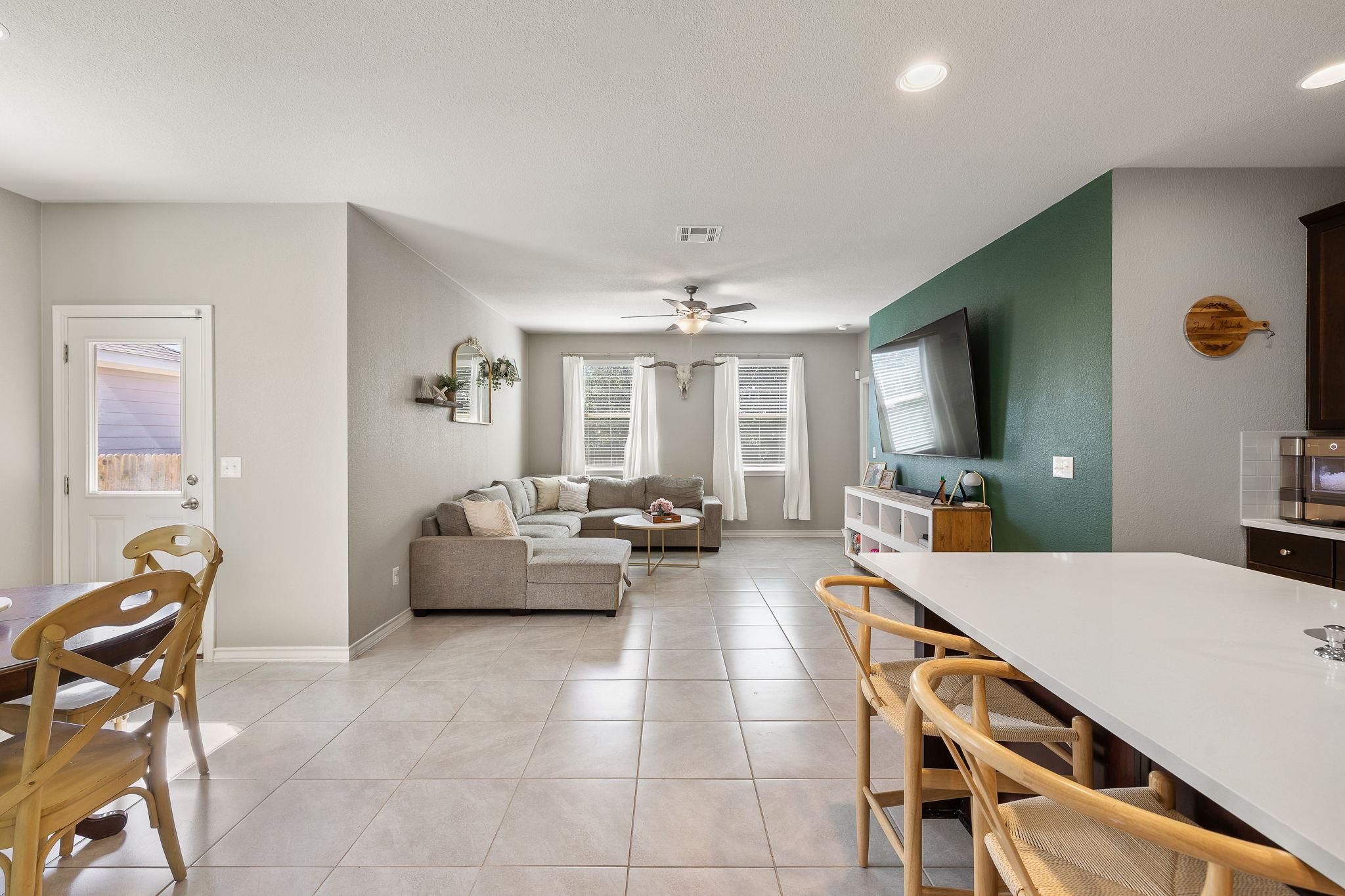 233 Magna Ln, Liberty Hill, TX 78642