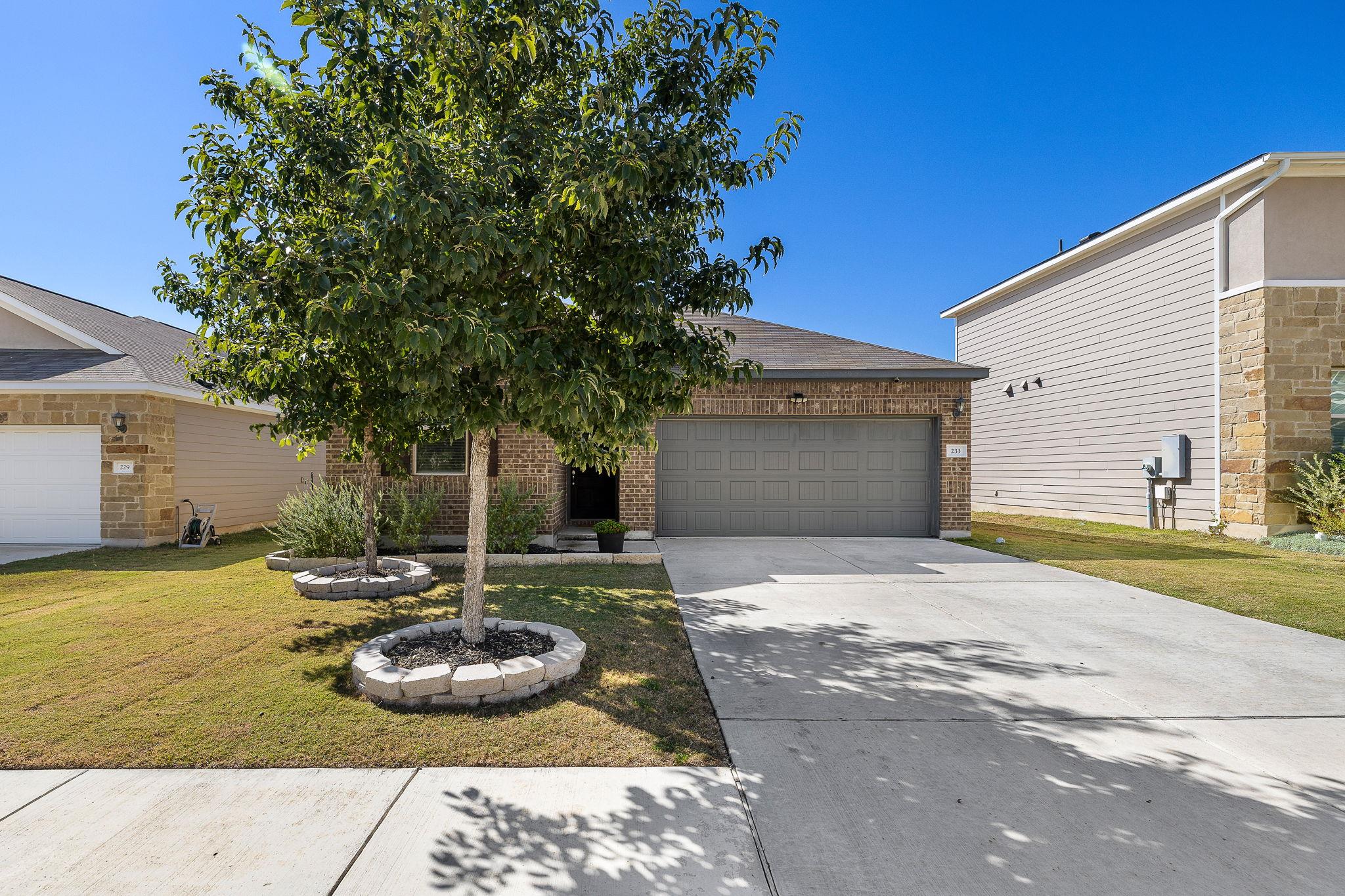 233 Magna Ln, Liberty Hill, TX 78642