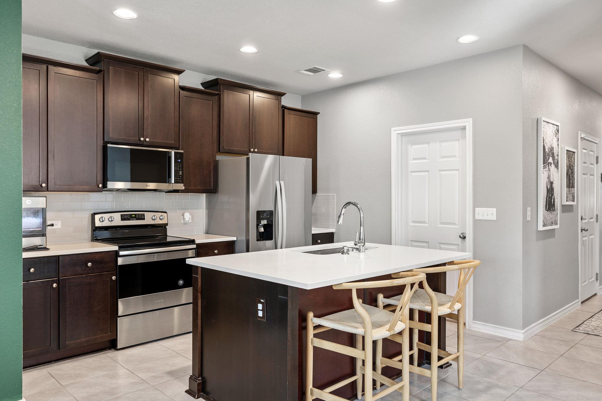 233 Magna Ln, Liberty Hill, TX 78642