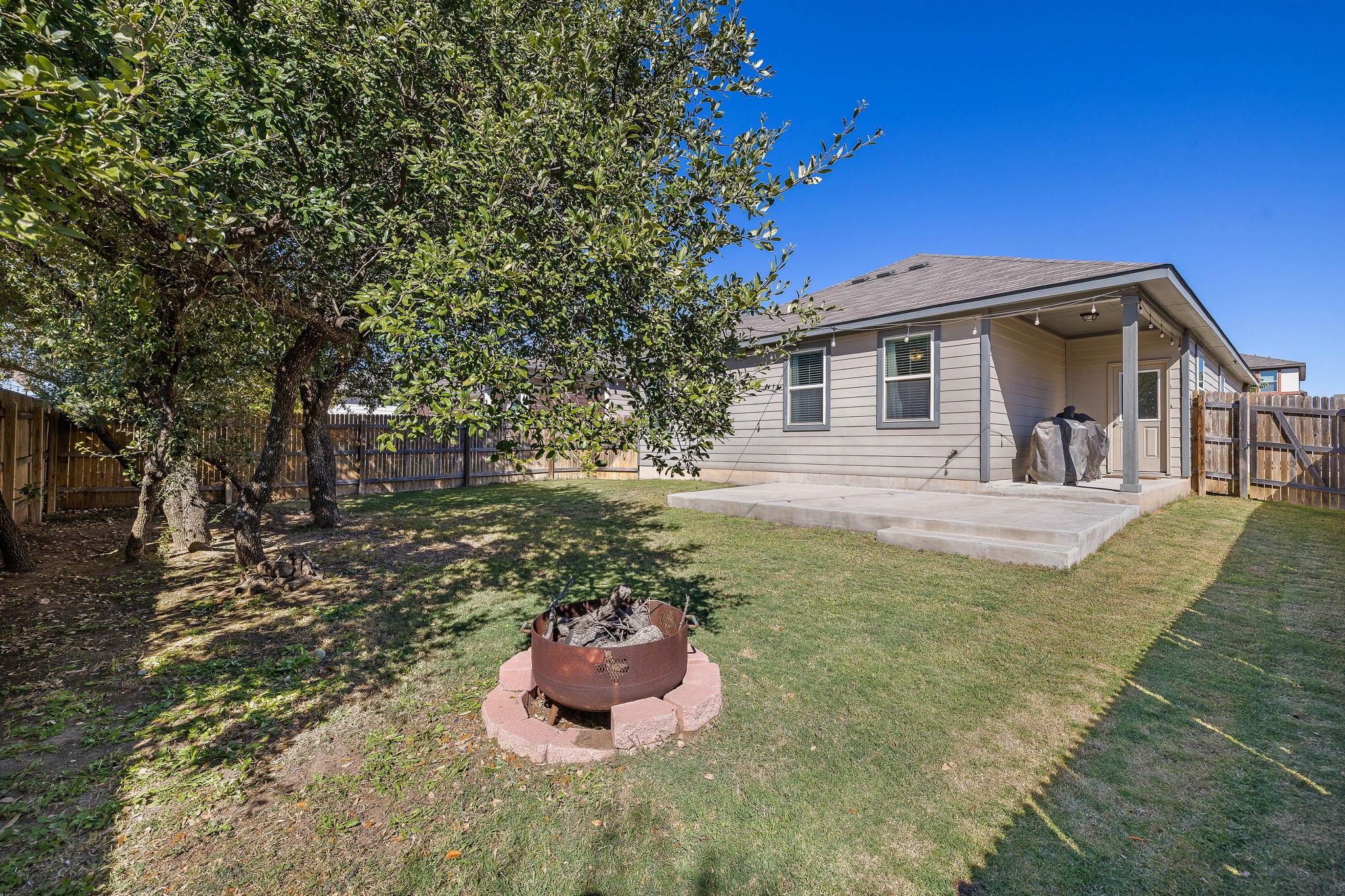 233 Magna Ln, Liberty Hill, TX 78642