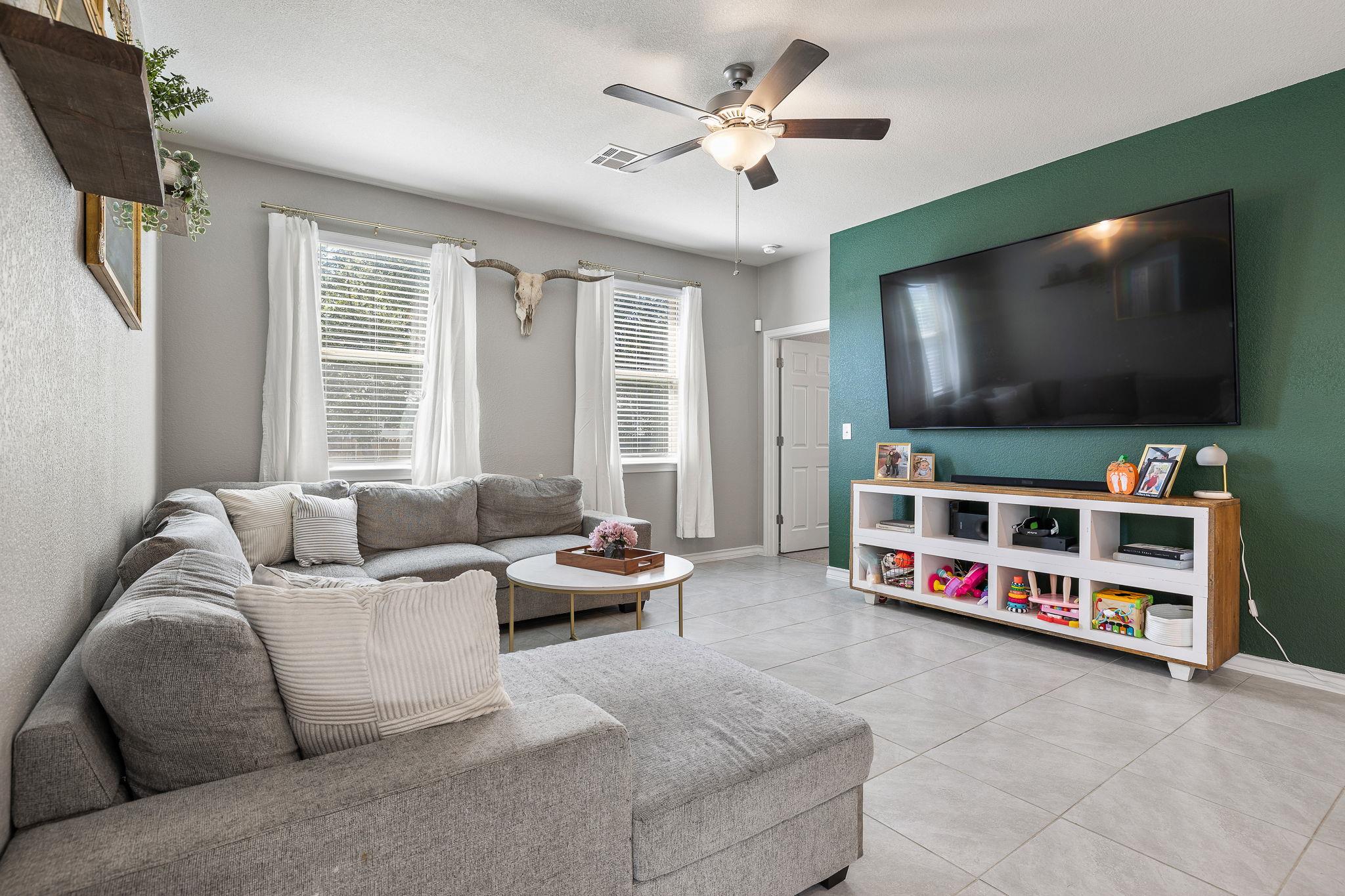 233 Magna Ln, Liberty Hill, TX 78642