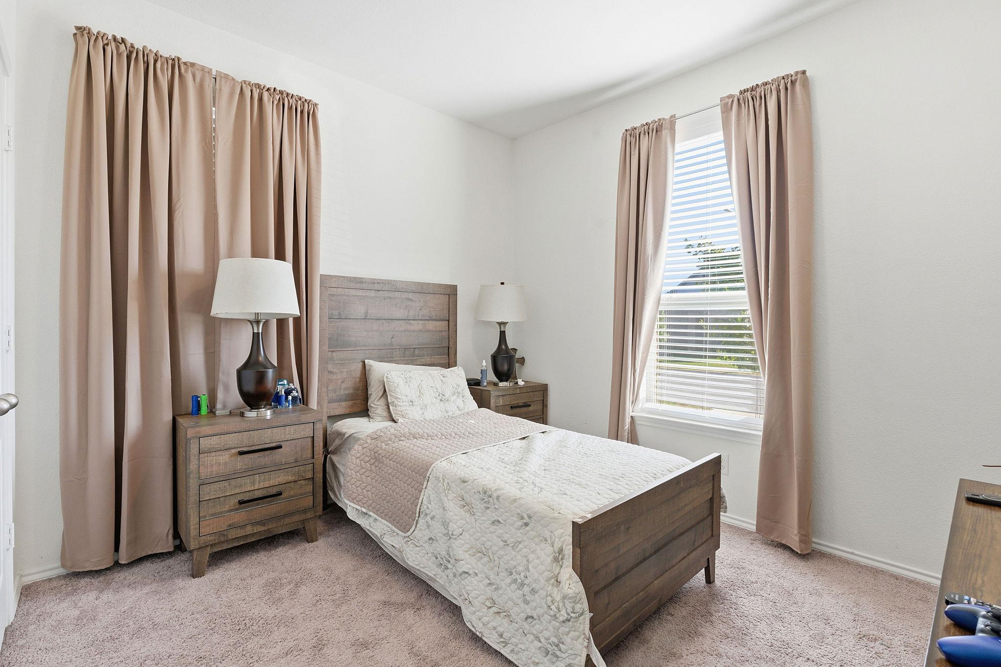 209 Kennicott Dr, Kyle, TX 78640