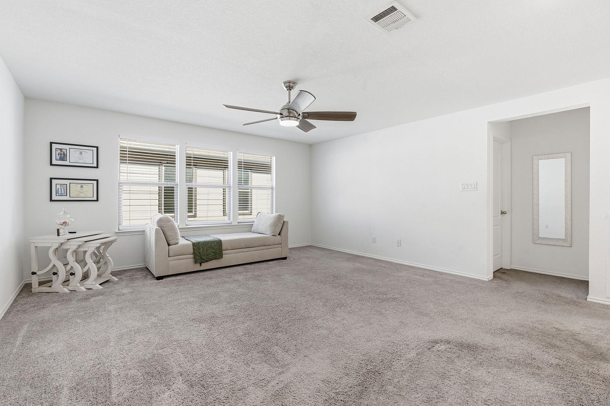 209 Kennicott Dr, Kyle, TX 78640