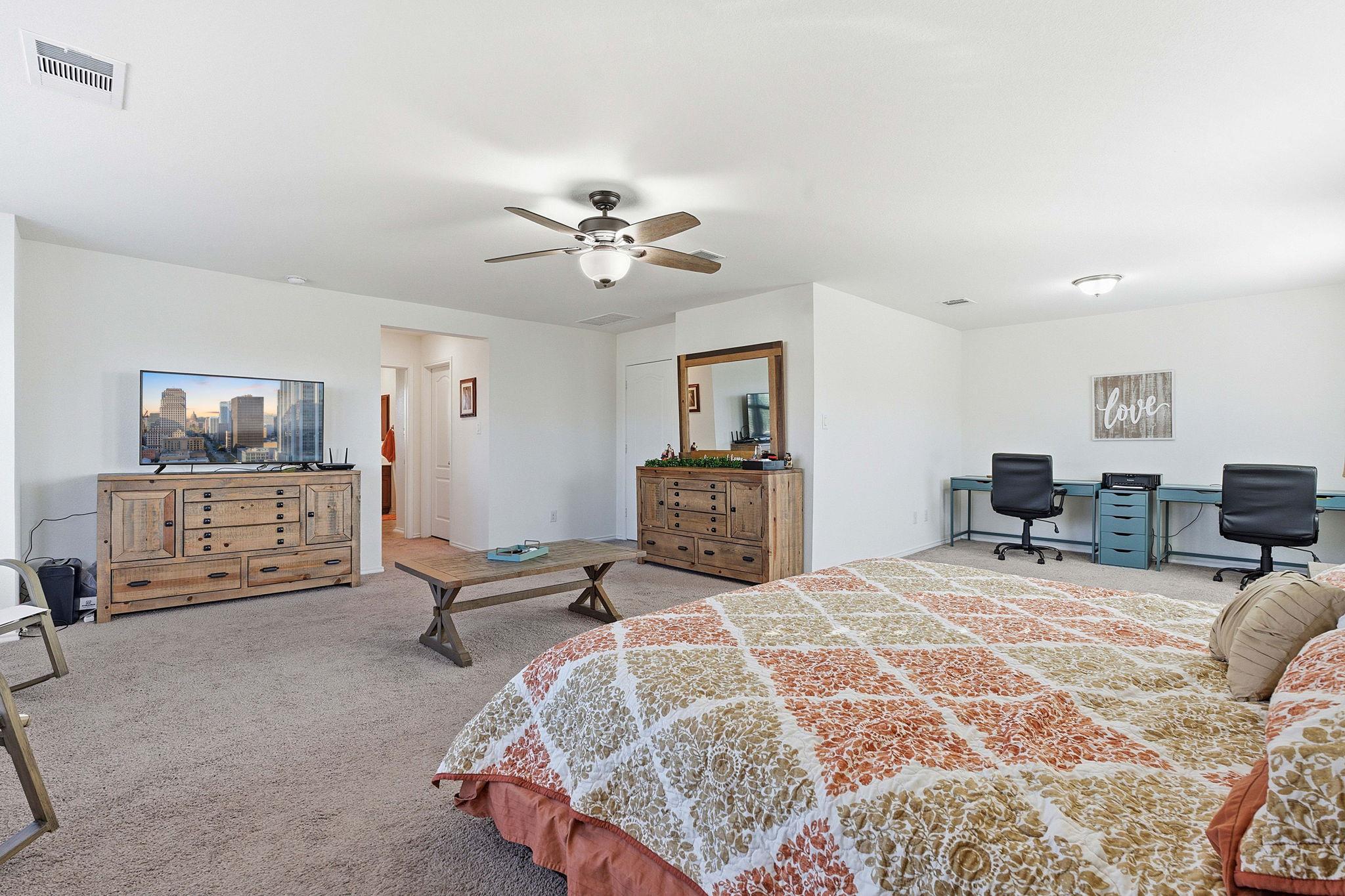 209 Kennicott Dr, Kyle, TX 78640