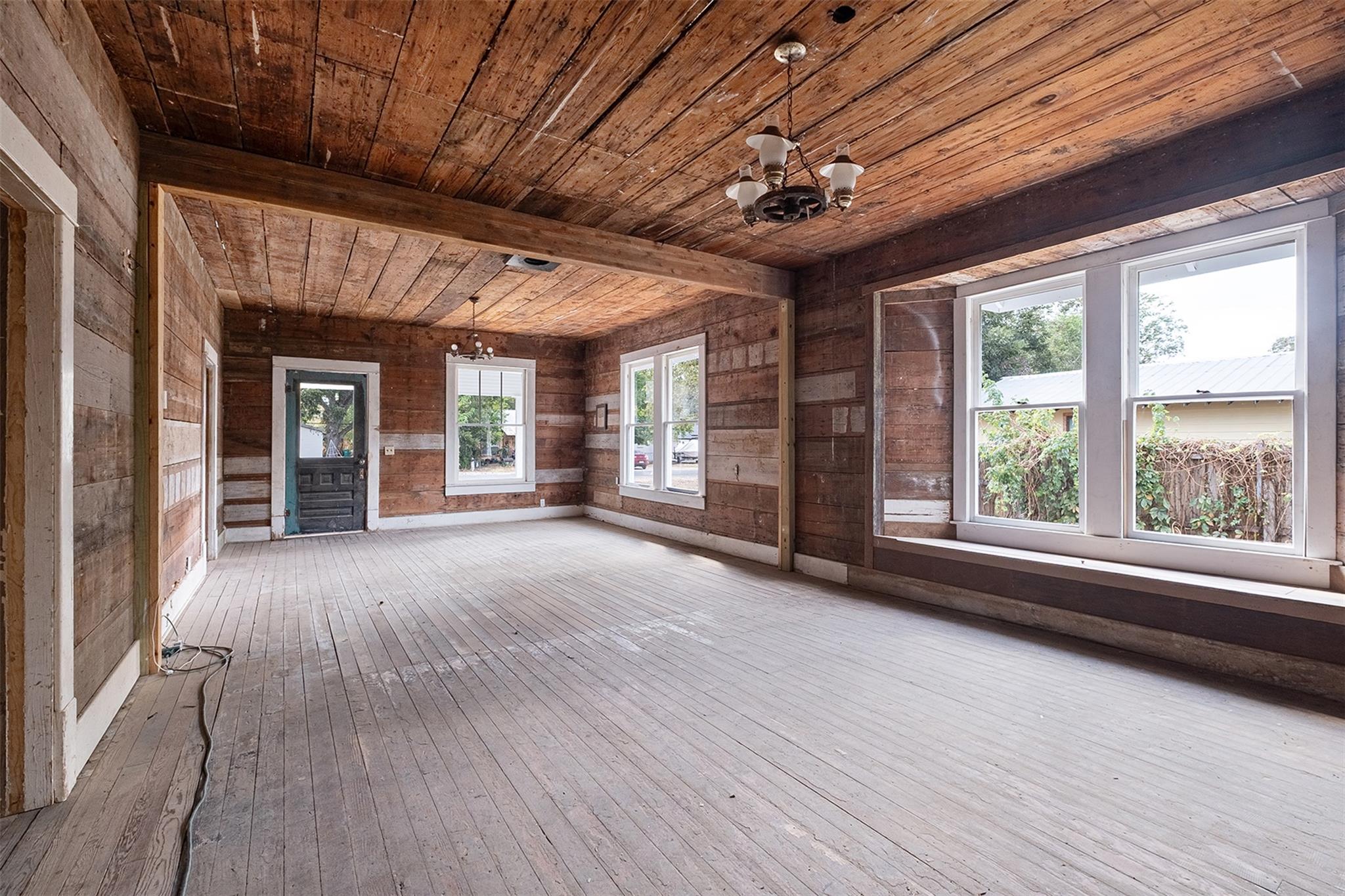 304 Washington St, Smithville, TX 78957